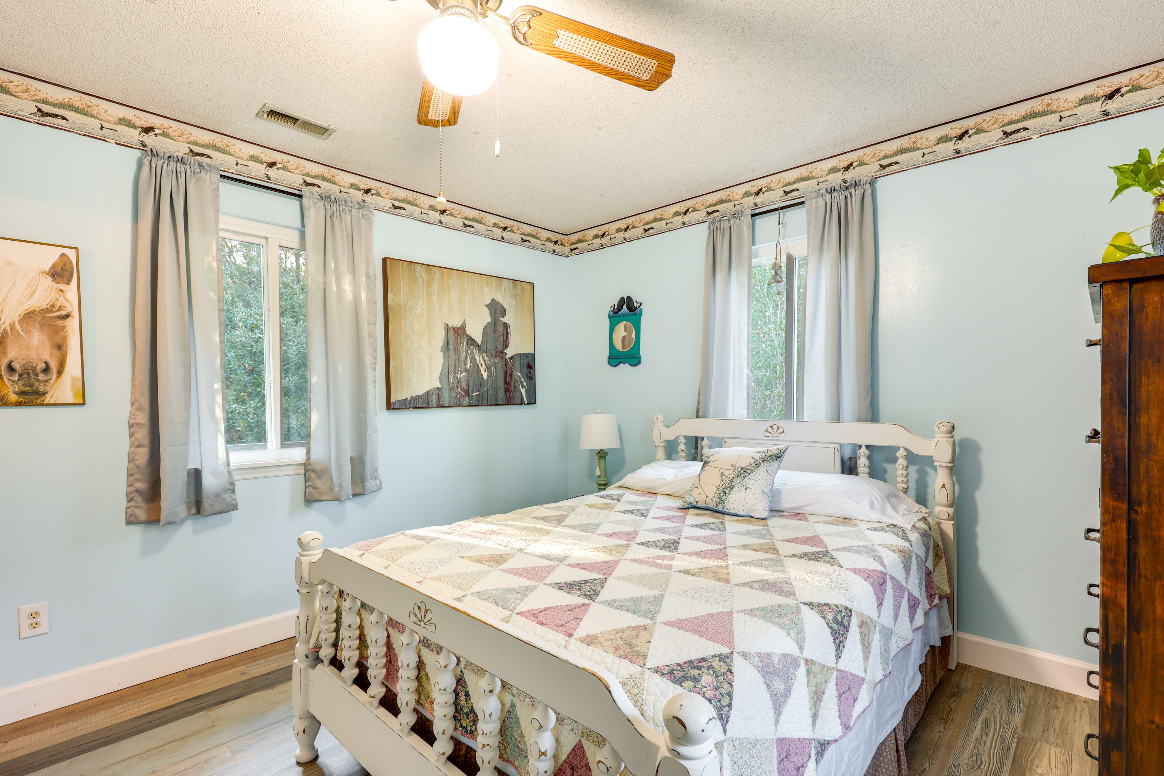 Bedroom 2 | Queen Bed