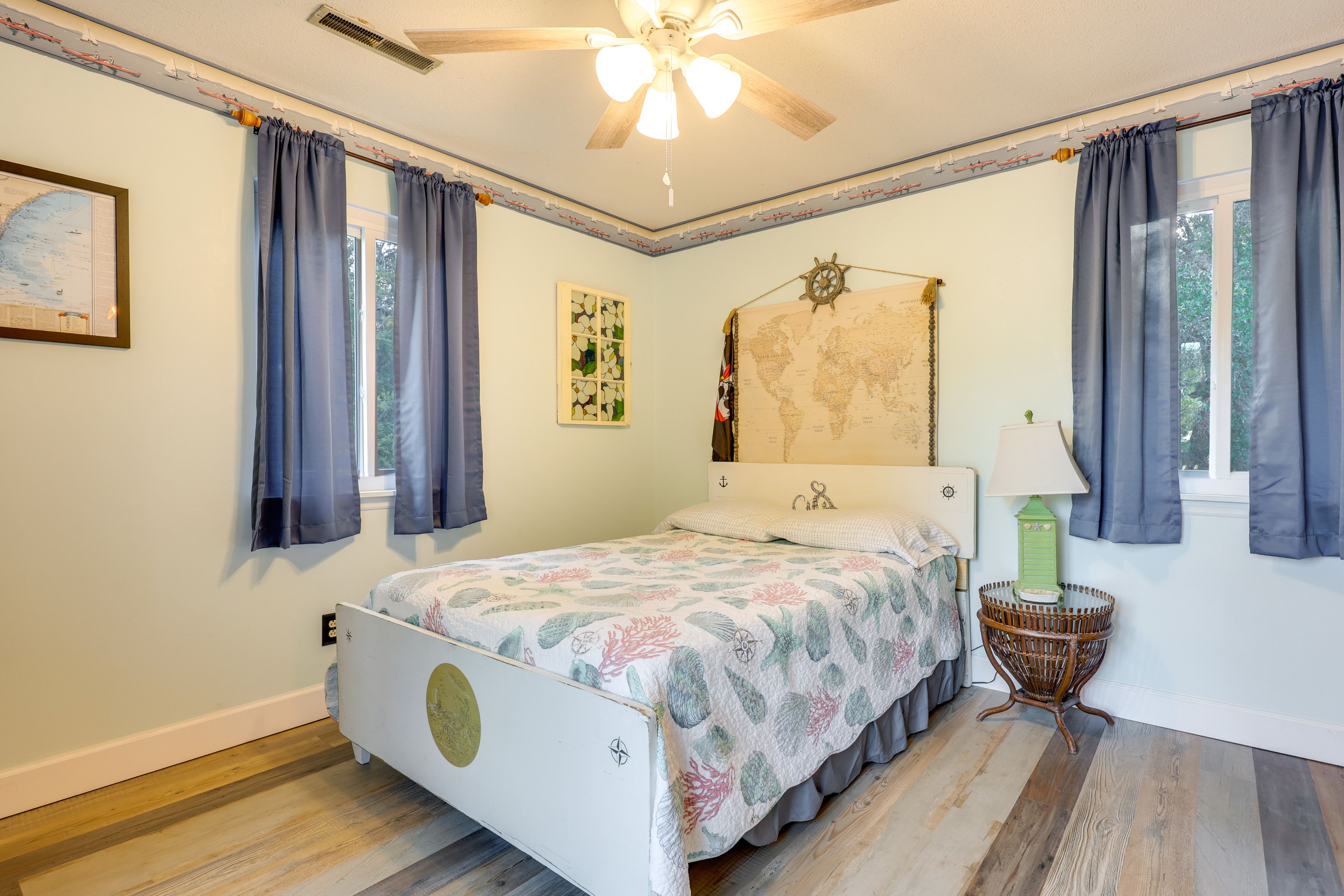 Bedroom 3 | Queen Bed