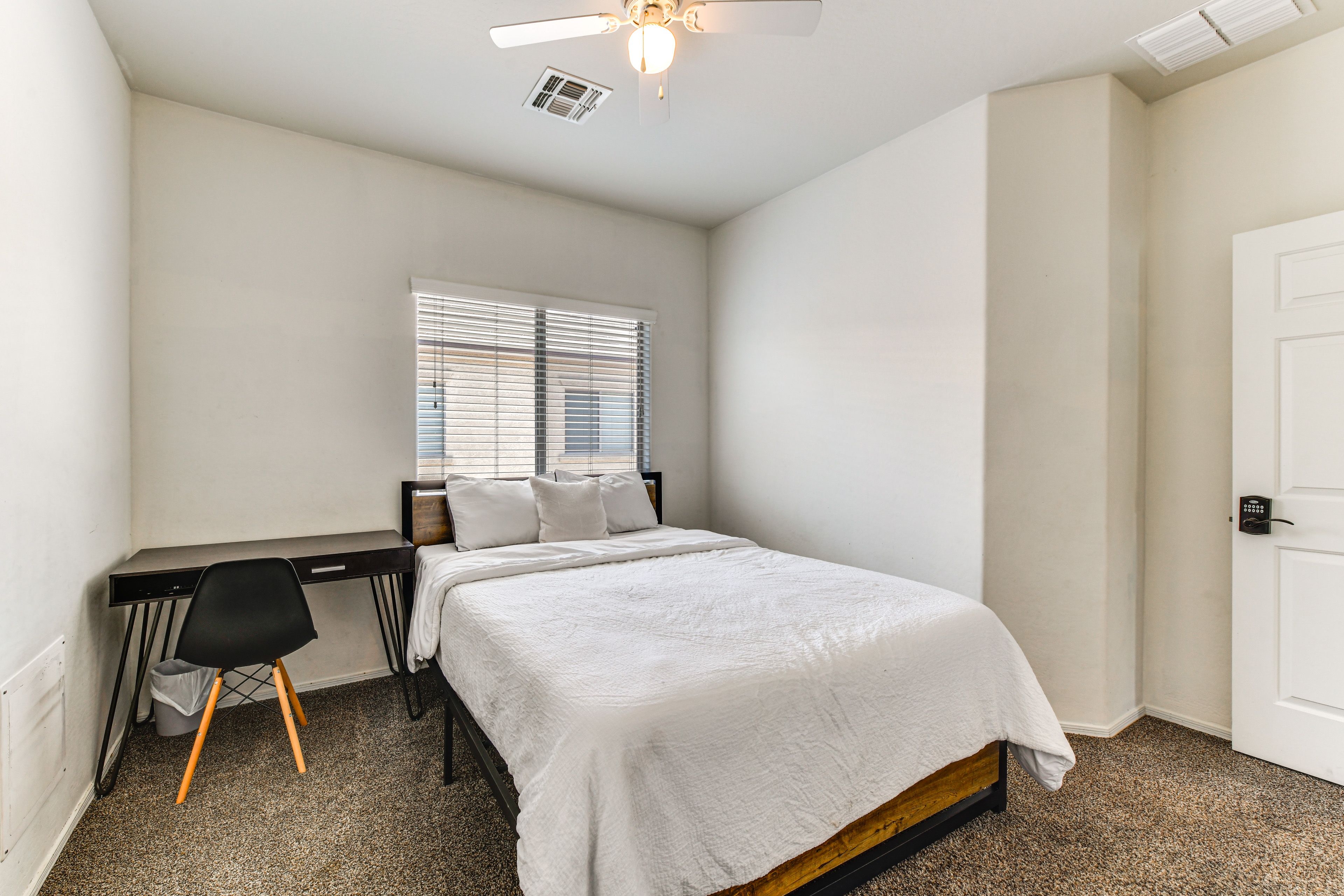 Bedroom 3 | Queen Bed | Desk Workspace | Smart TV
