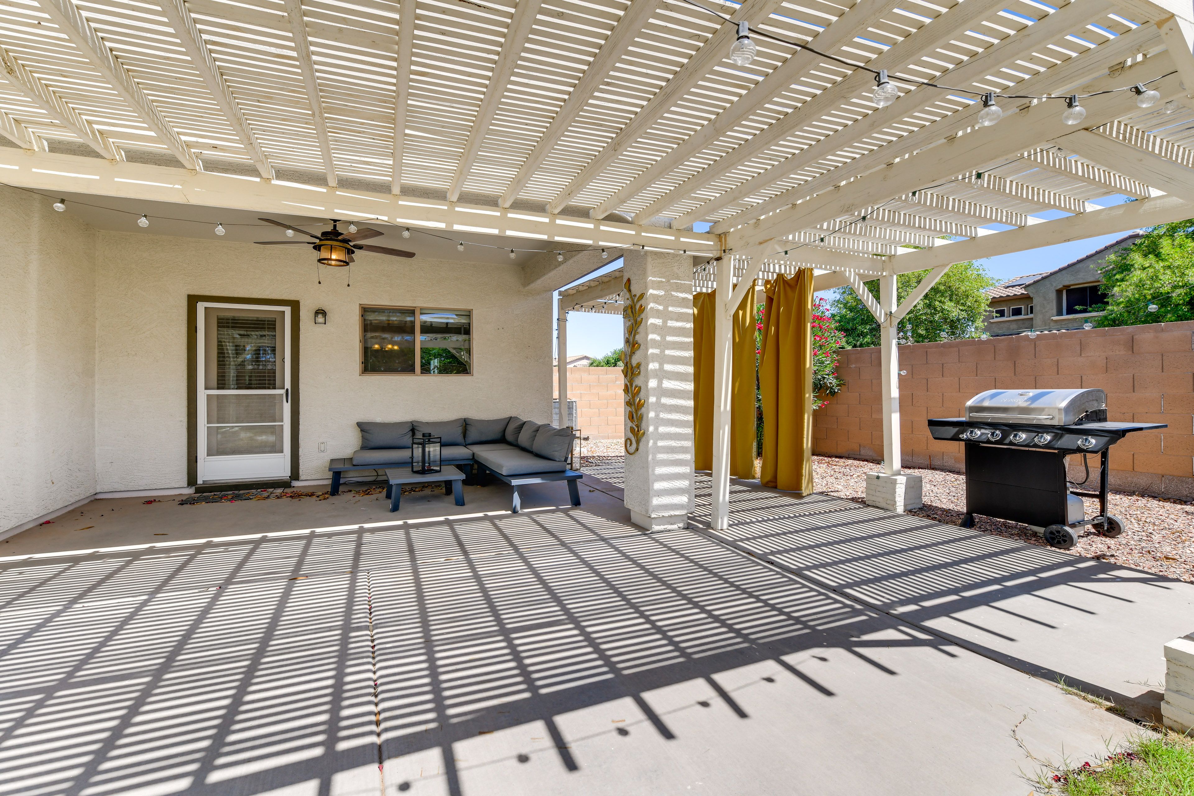 Patio | Outdoor Seating