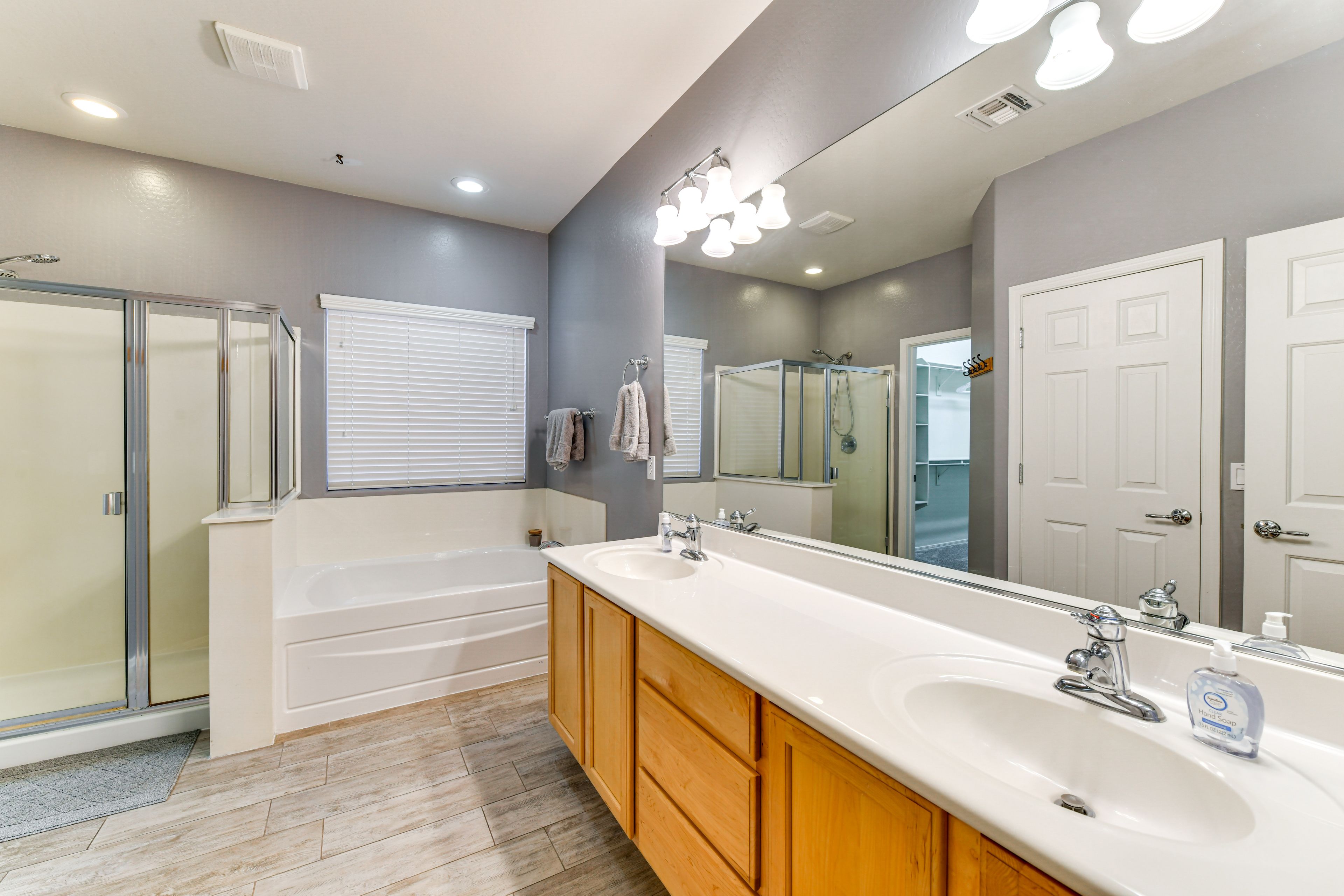 En-Suite Bathroom | Towels Provided | Complimentary Toiletries