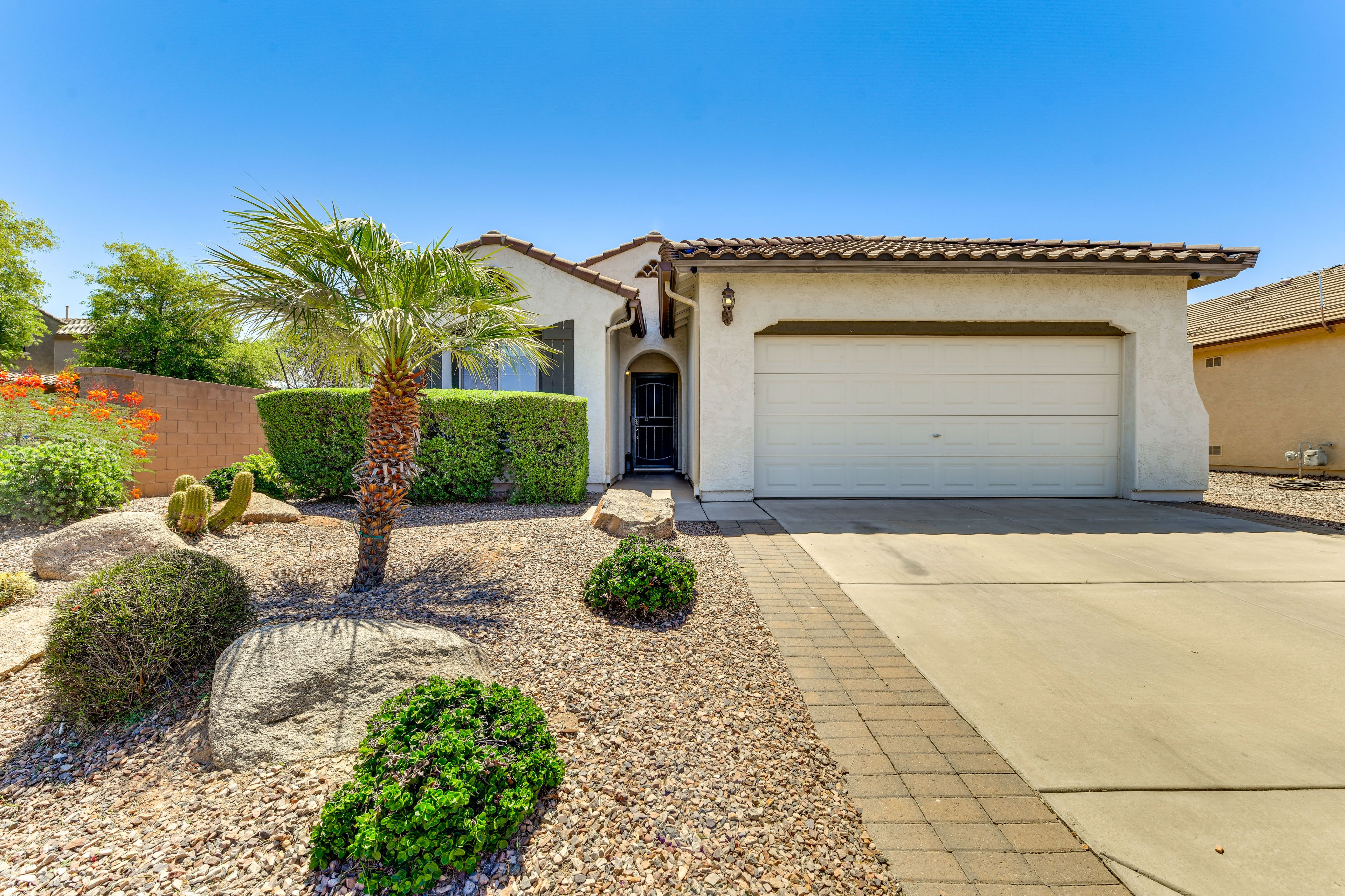 Florence Vacation Rental | 3BR | 2BA | Half Step Required | 1,776 Sq Ft