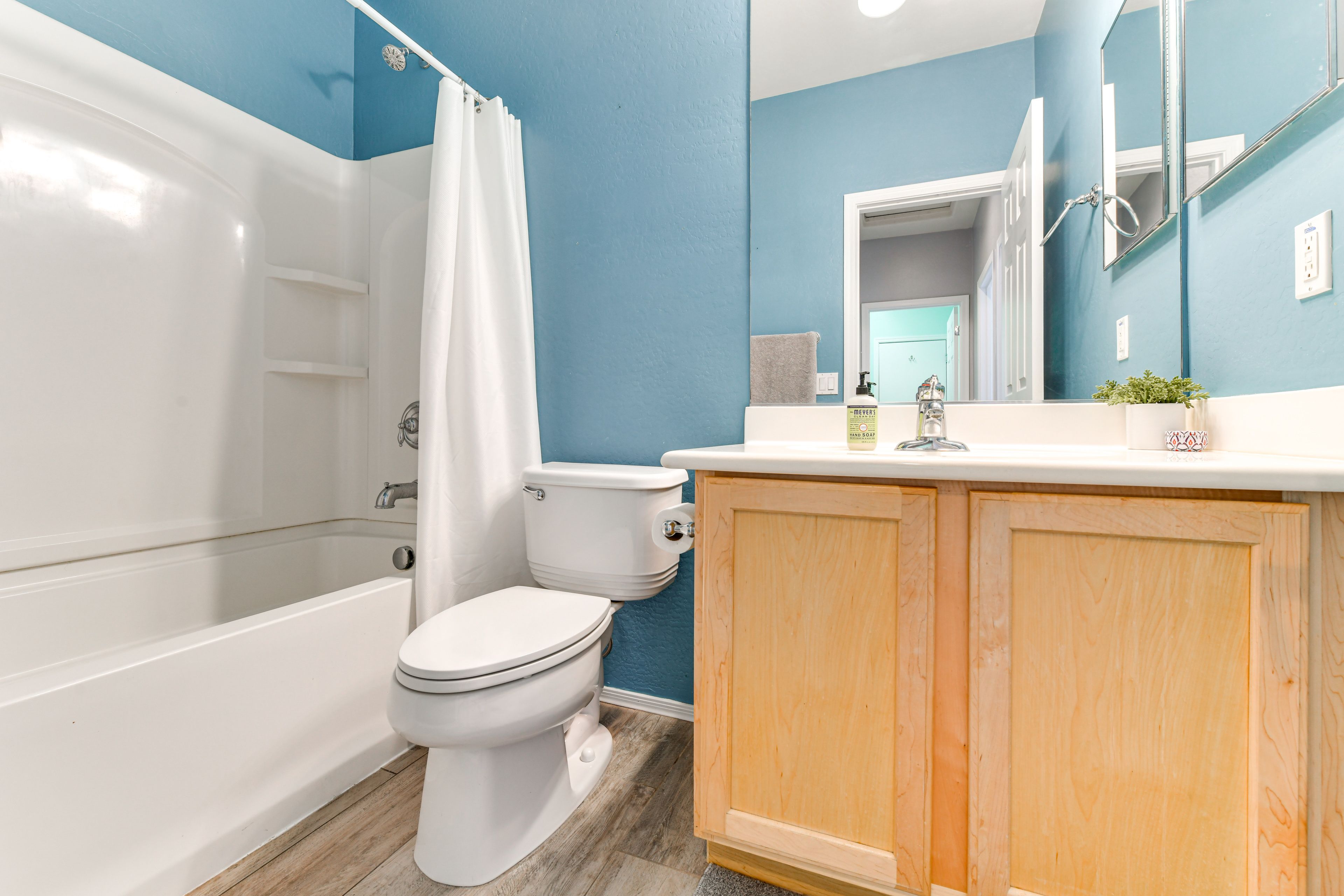 Full Bathroom