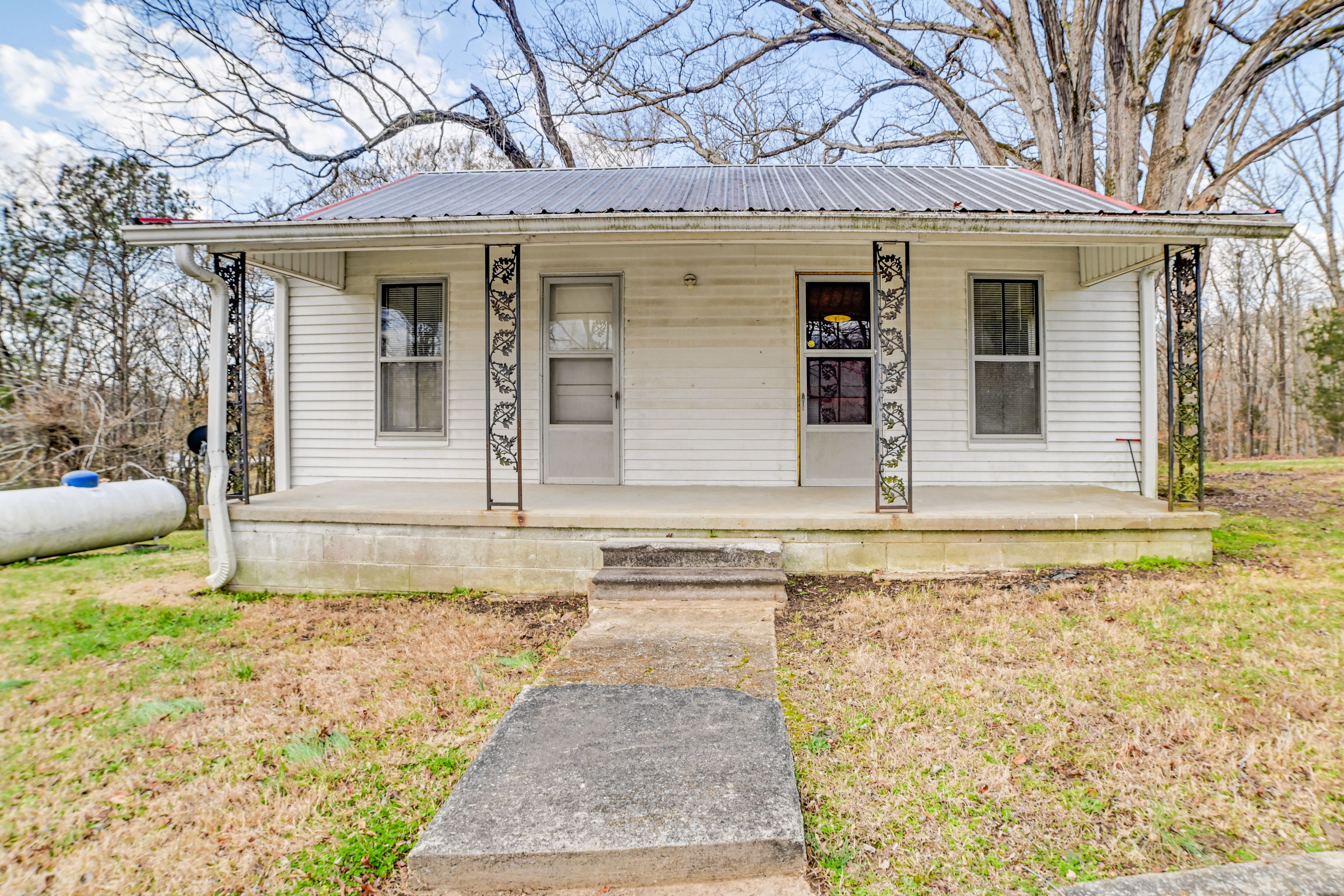 Property Exterior | Single-Story Cottage | Keyless Entry