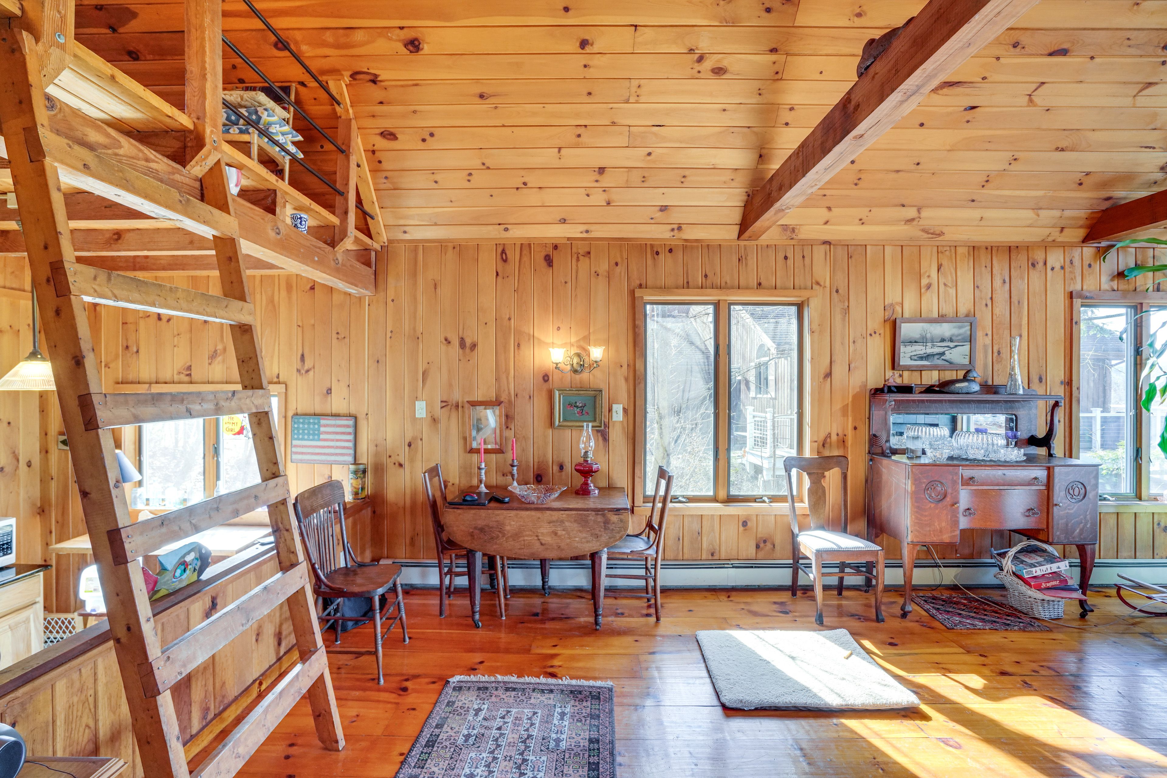 Loft | Ladder Required | Twin Futon