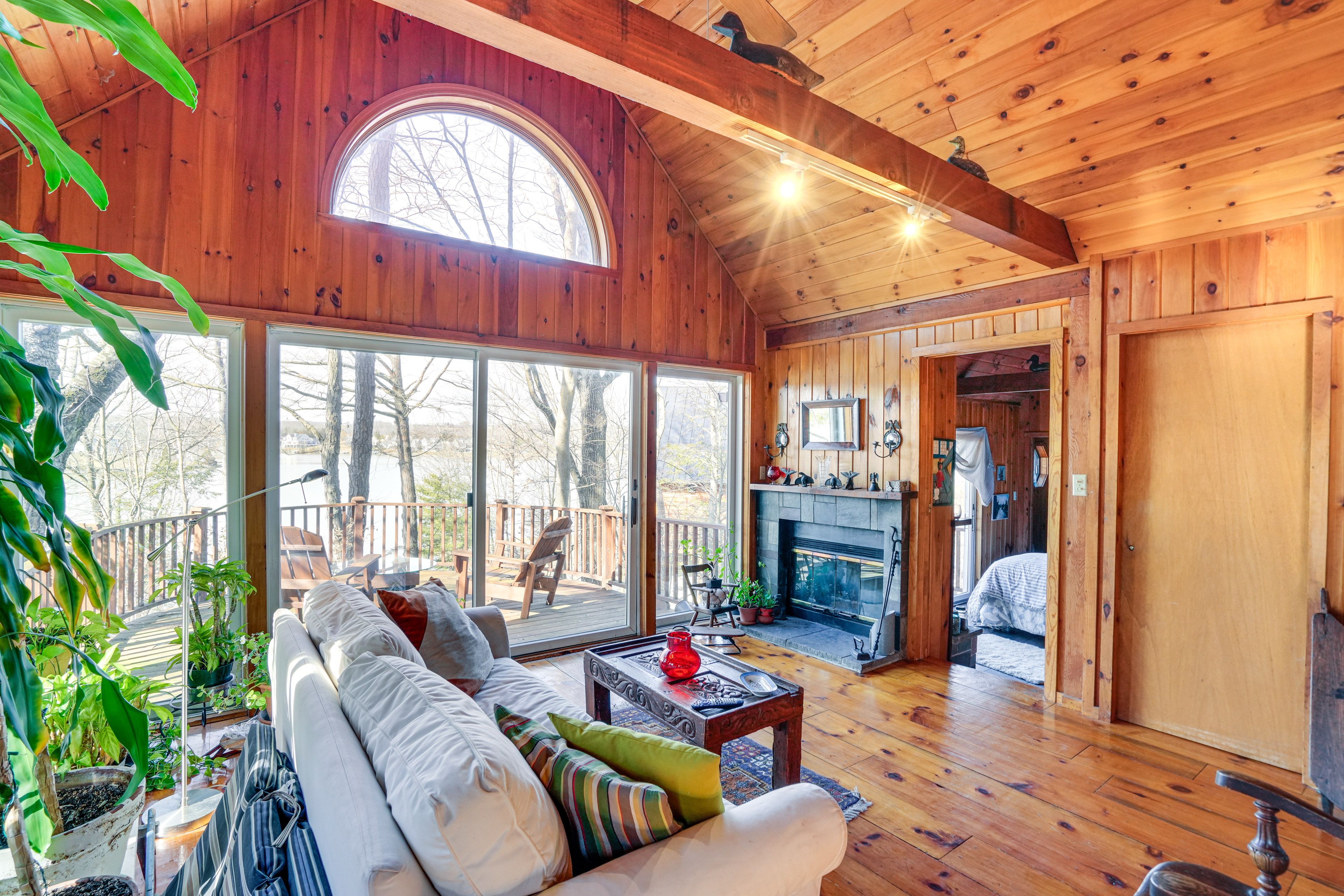 Living Room | Queen Sleeper Sofa | Wood-Burning Fireplace