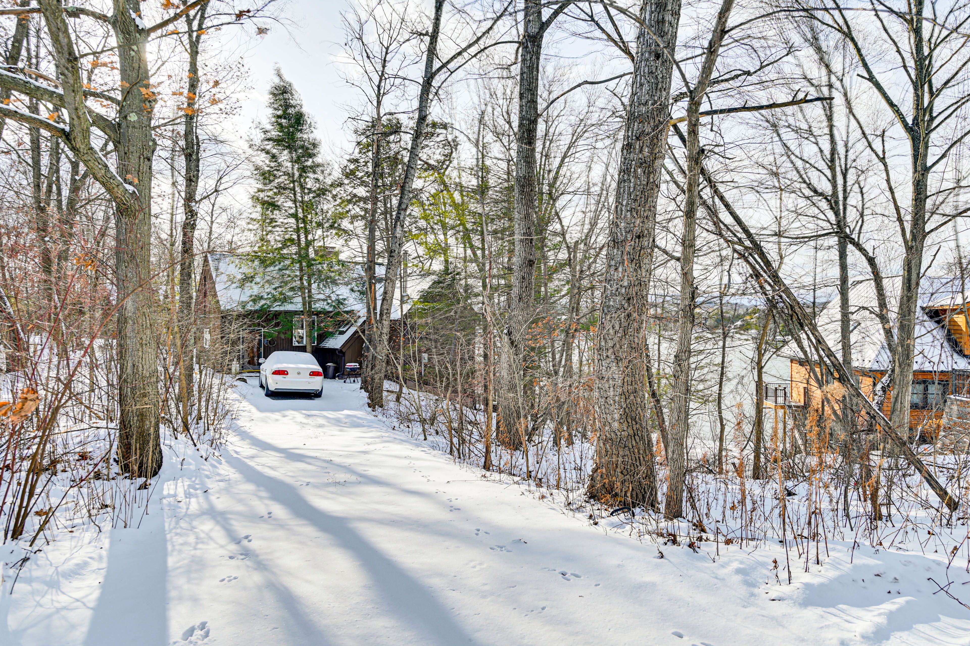 Exterior | Parking | Driveway (2 Vehicles)