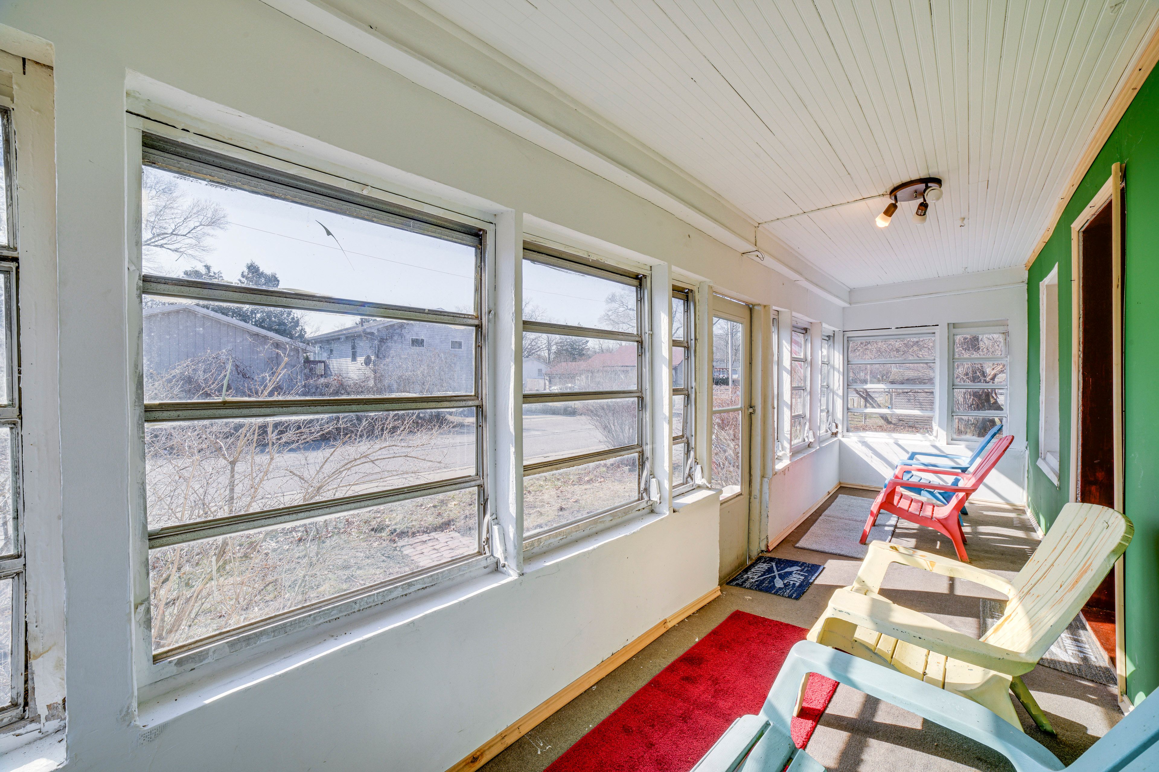 Home Access | Keyless Entry | Furnished Sunroom