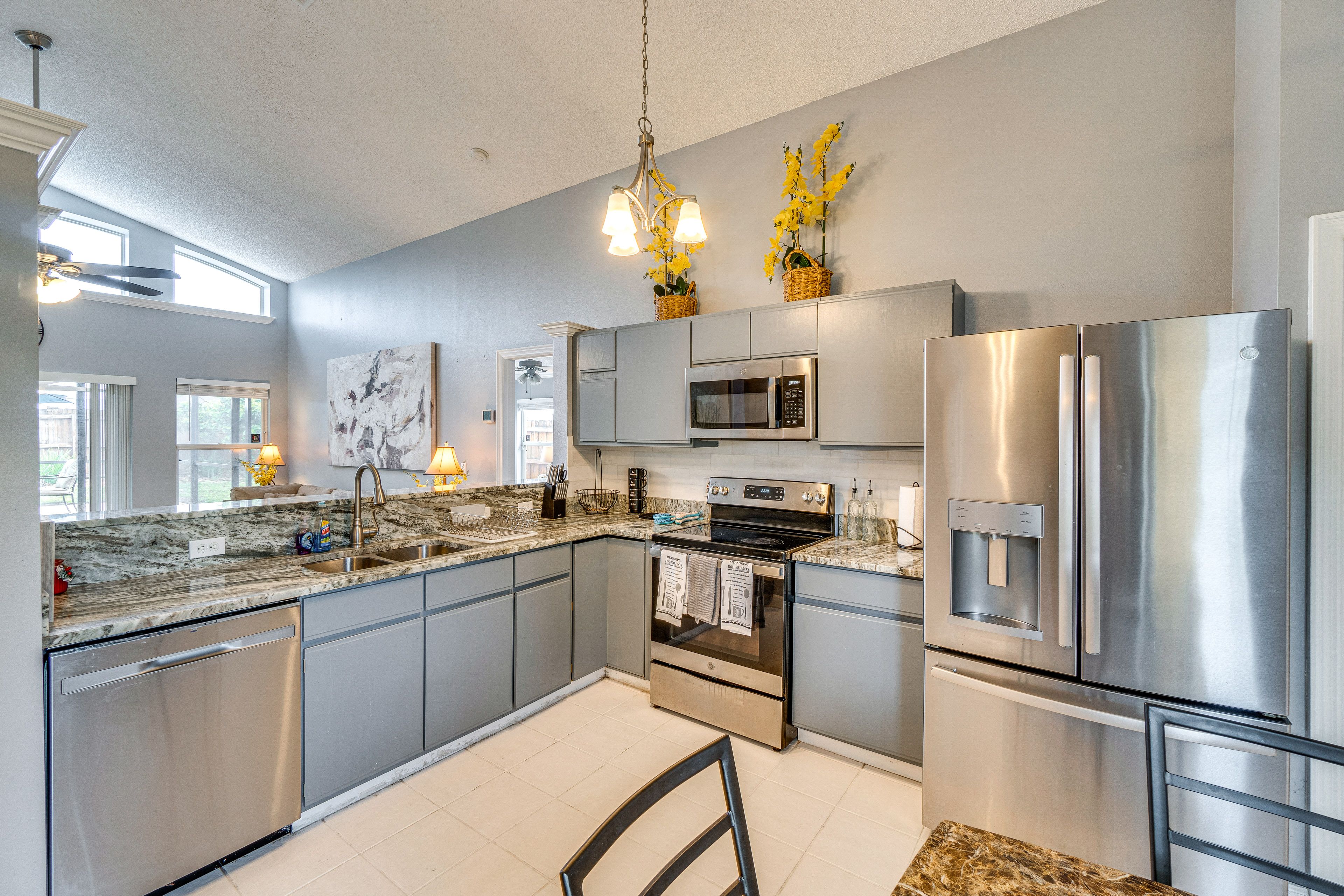 Kitchen | Stainless Steel Appliances w/ Dishwasher | Cooking Basics