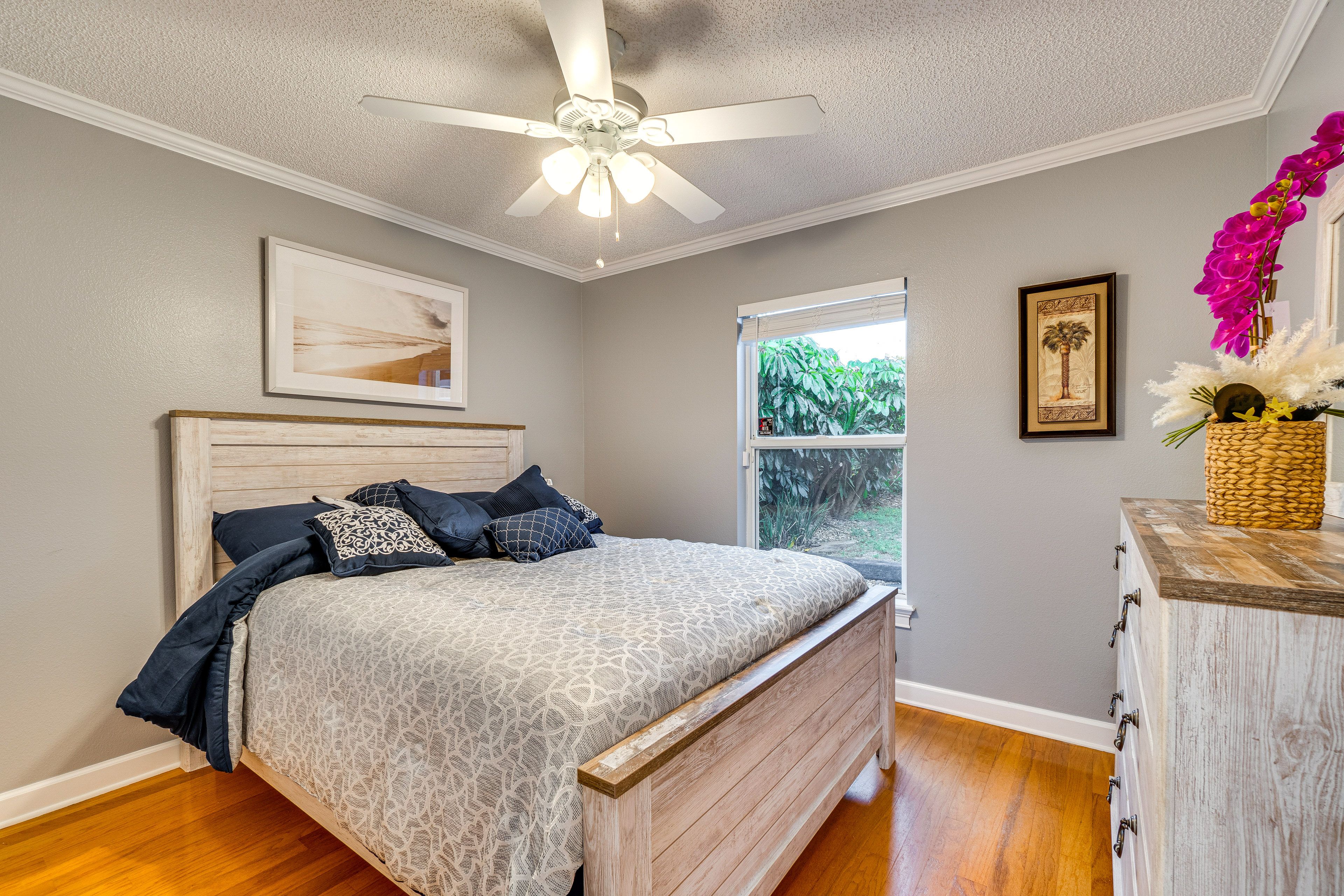 Bedroom 3 | Queen Bed
