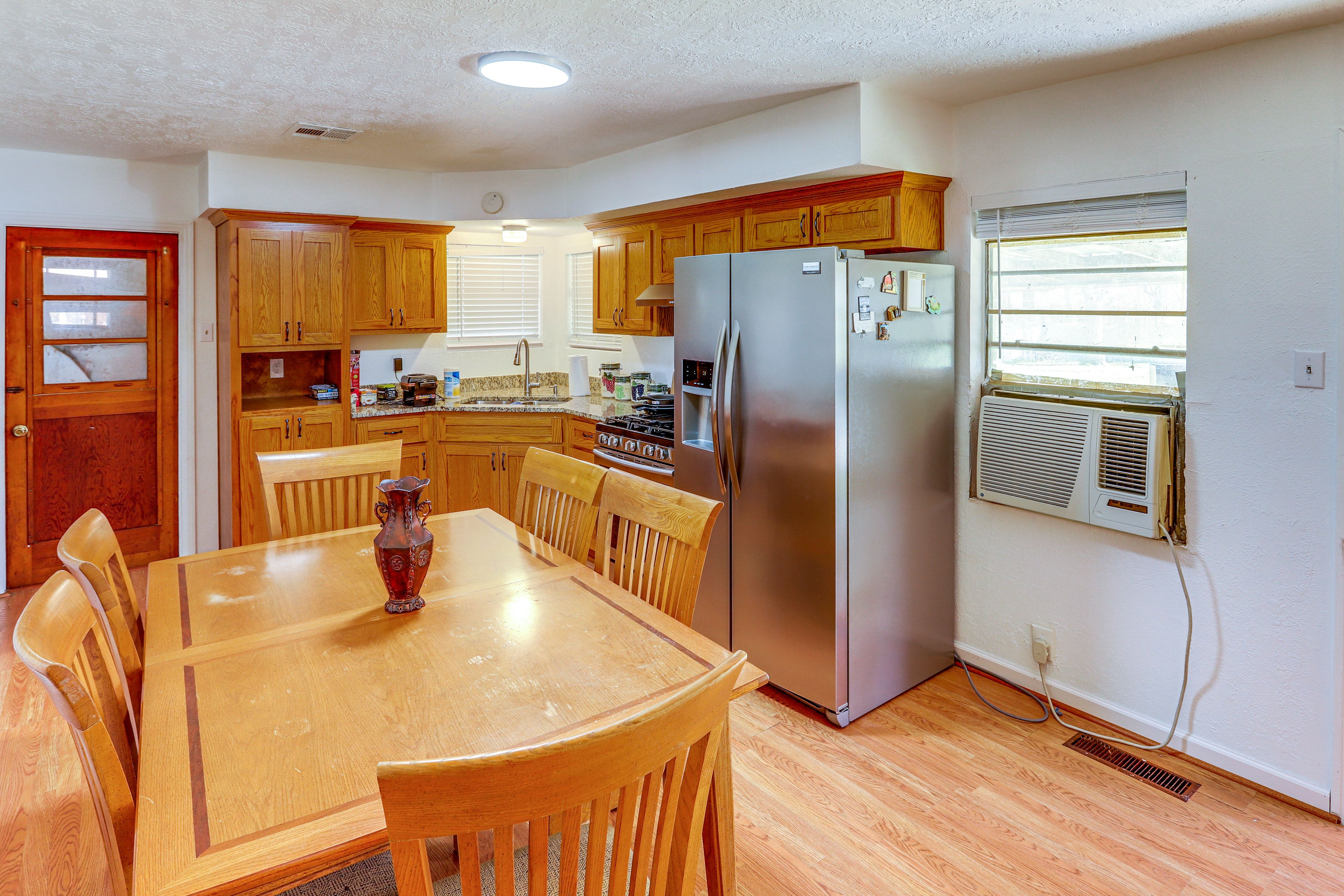 Kitchen & Dining | Cooking Basics | Dishware & Flatware Provided