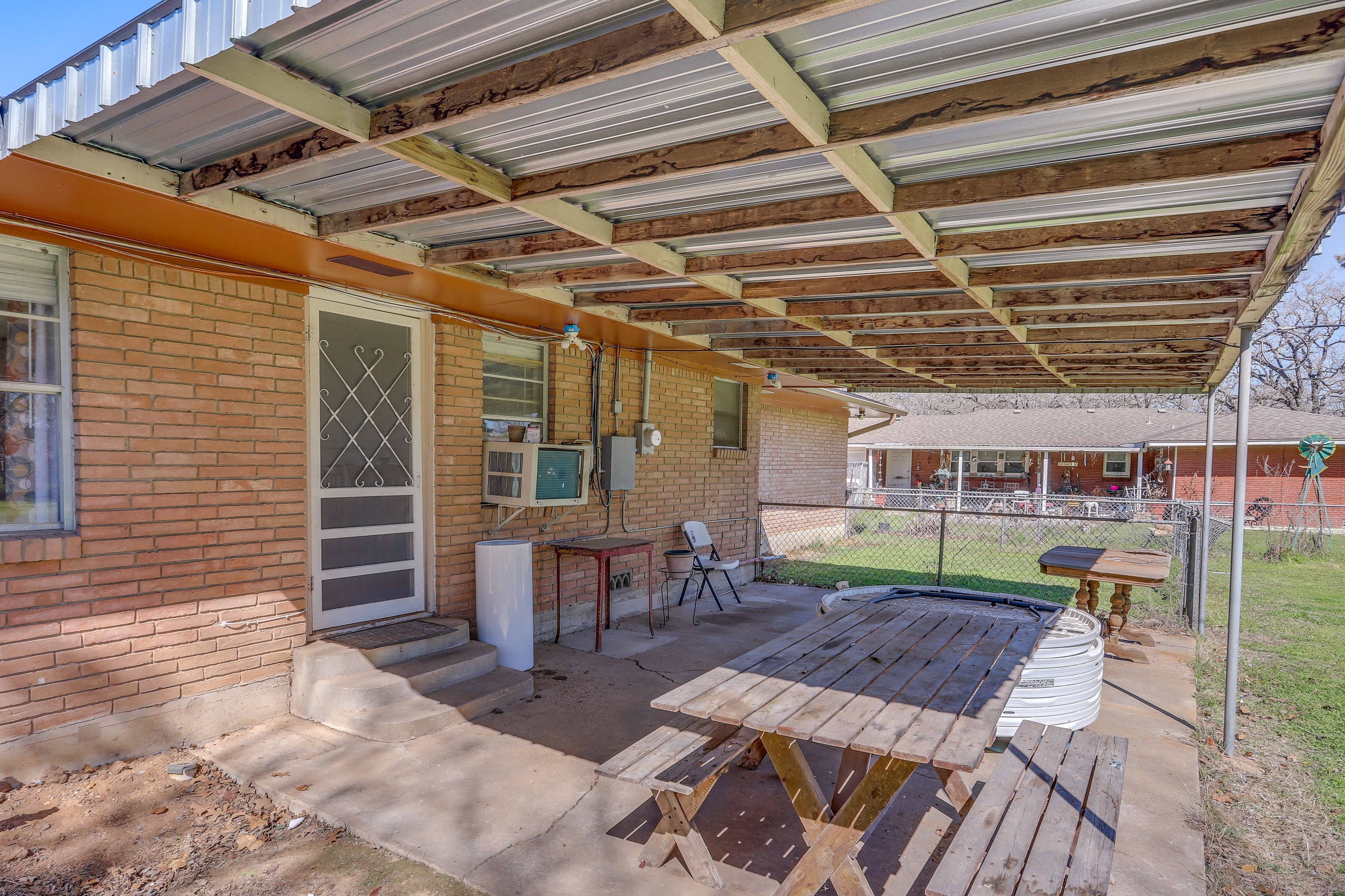 Covered Patio | Outdoor Dining