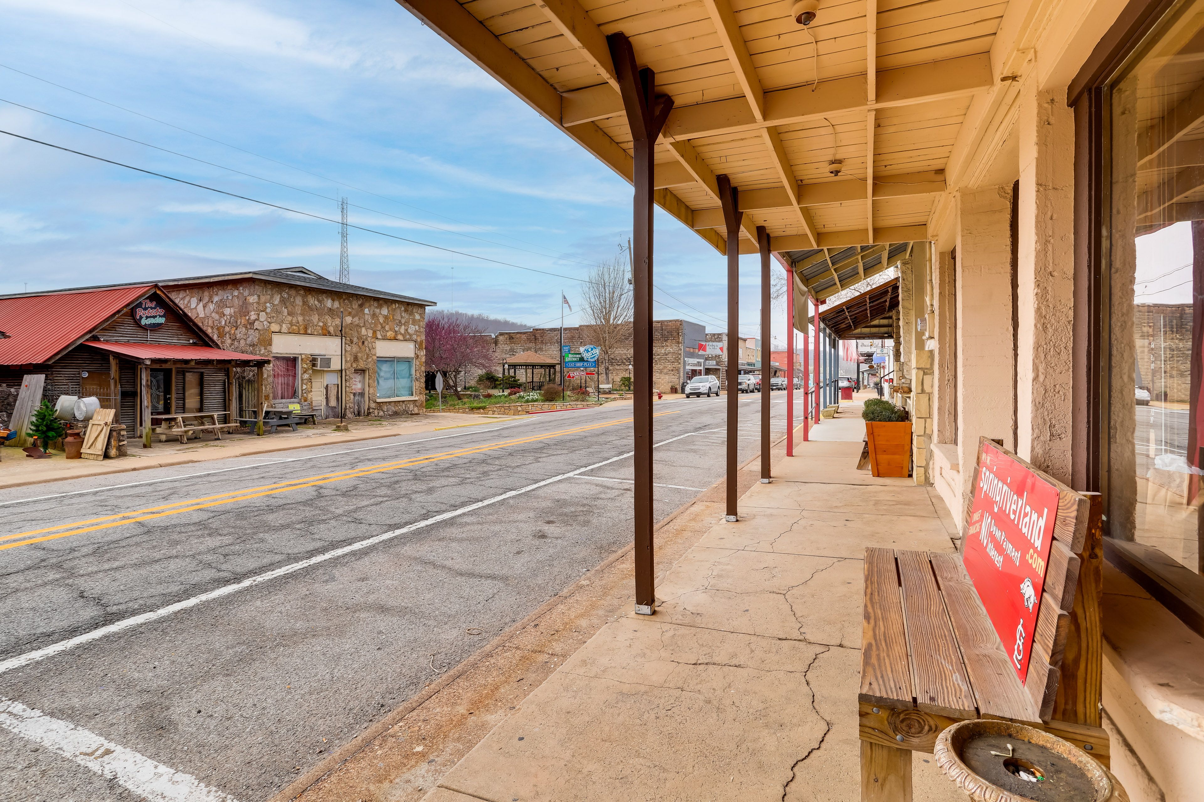 Home Exterior | Direct Access to Main Street