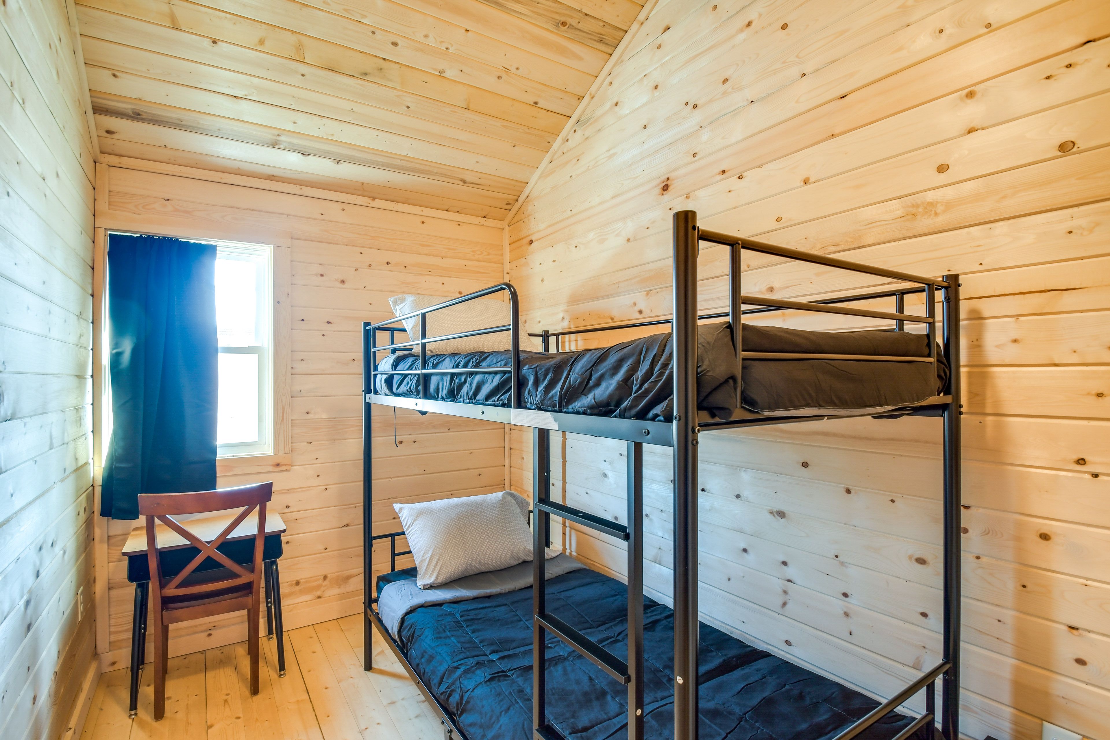 Bedroom 2 | Twin Bunk Bed
