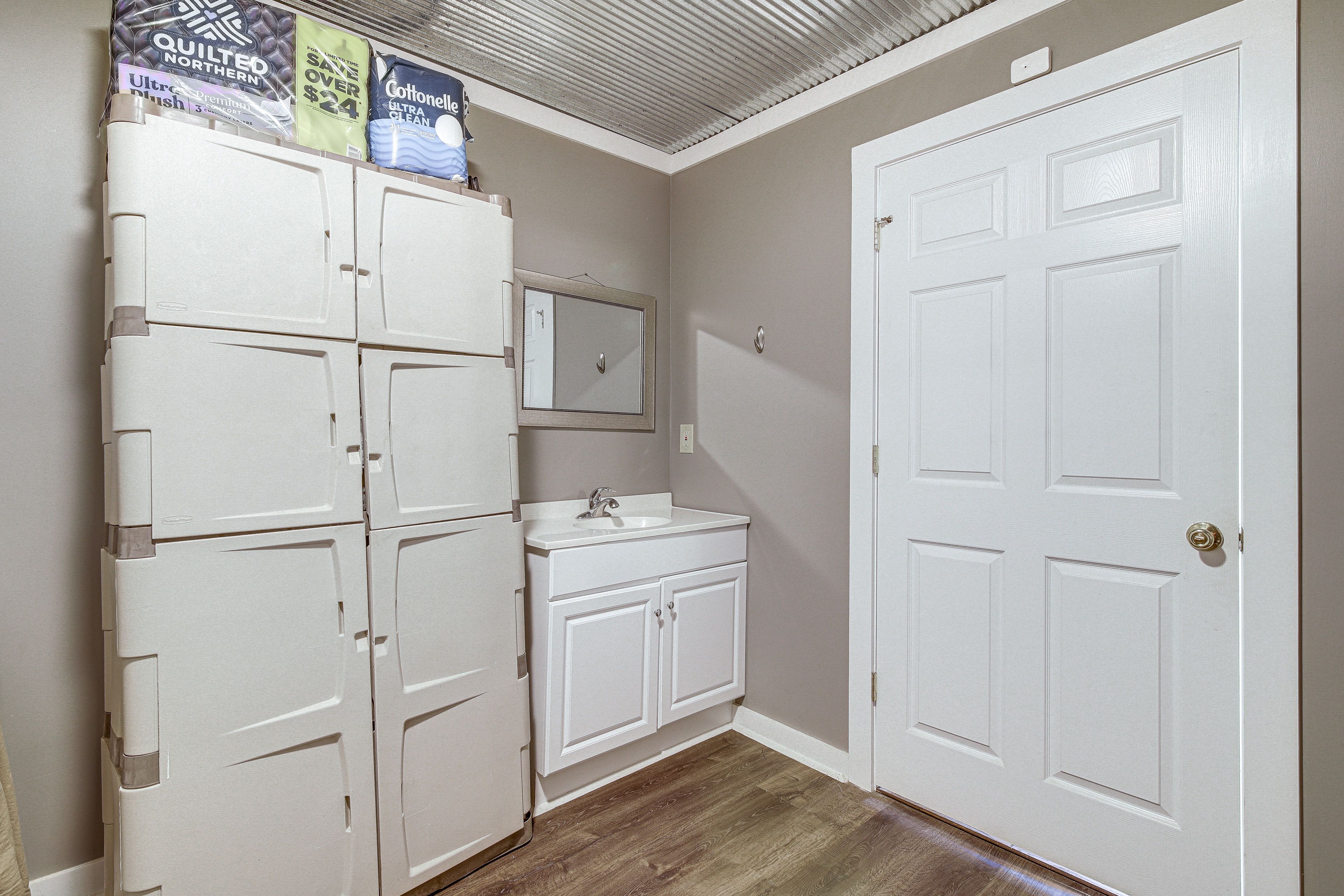 Full Bathroom | 1st Floor