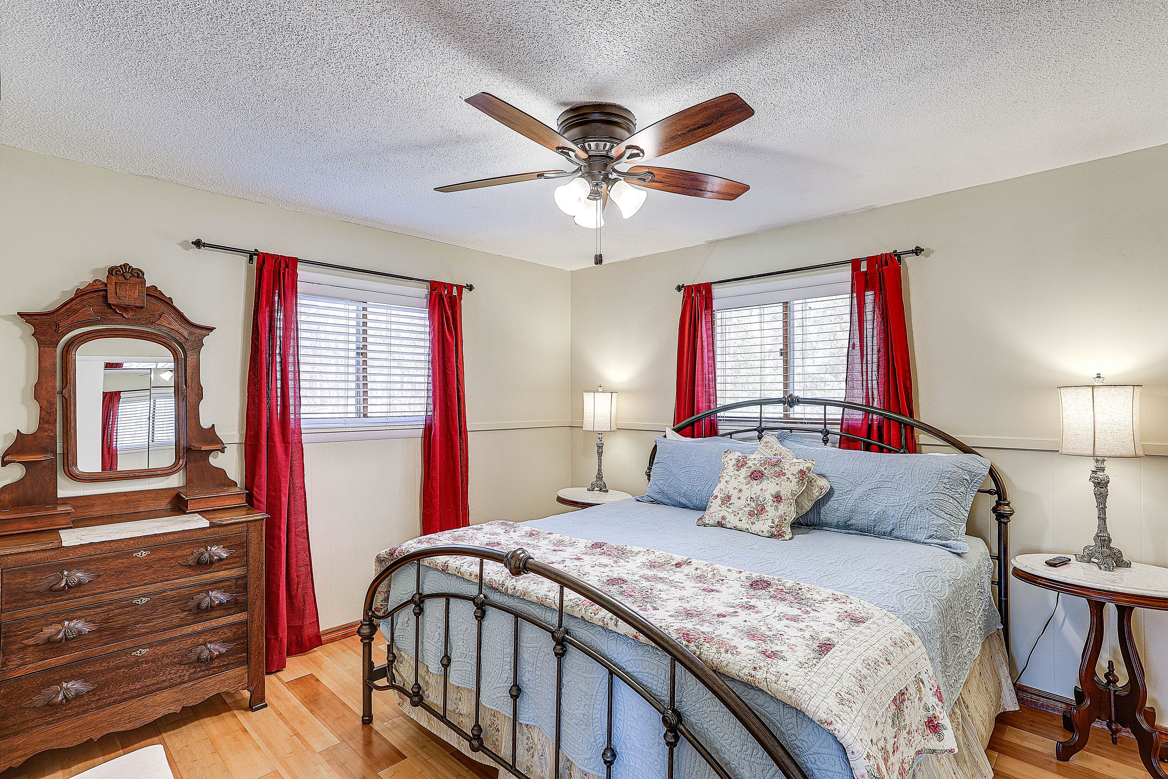 Bedroom 1 | King Bed | Linens Provided | Main Level