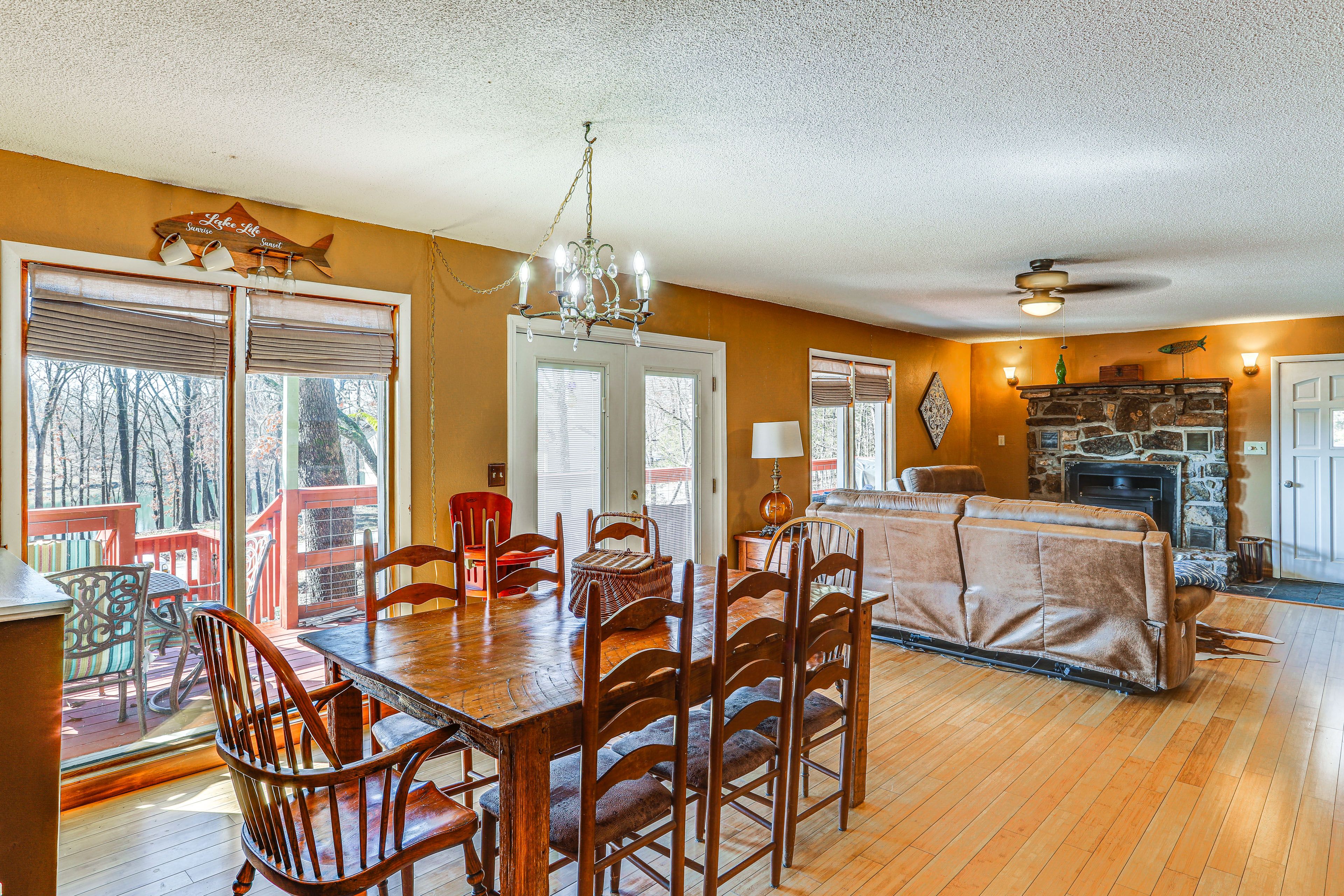 Dining Area | Dishware & Flatware | Main Level