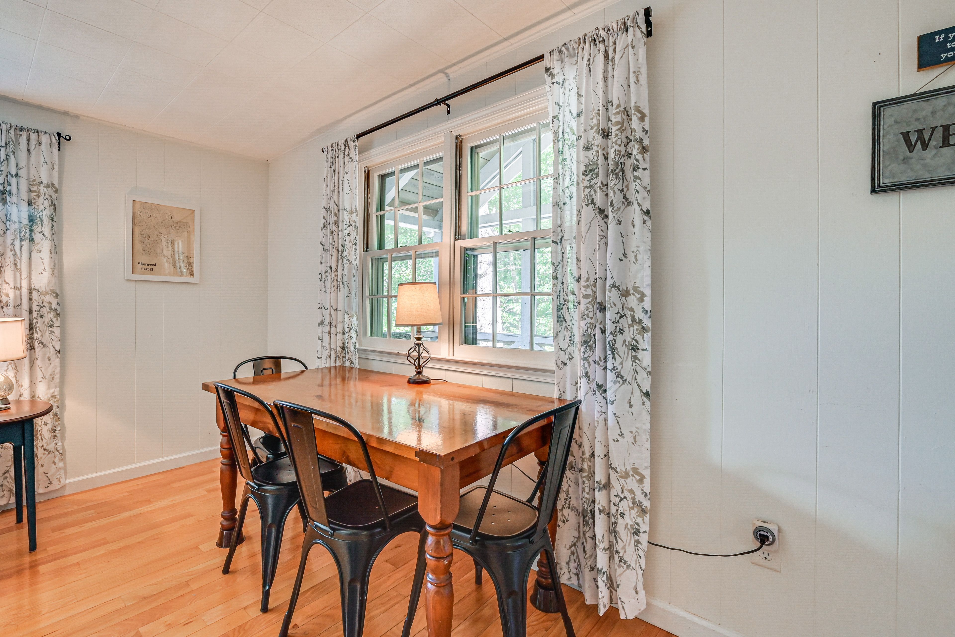 Dining Area | Main Level