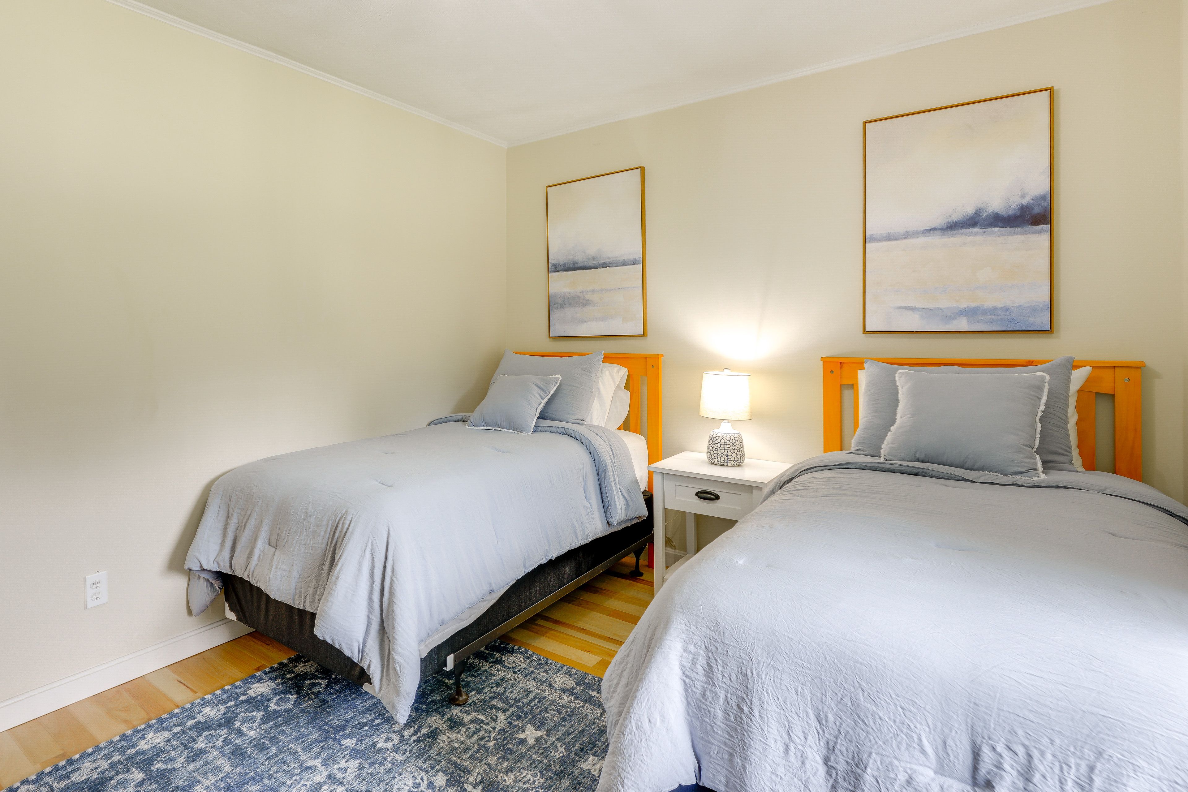 Bedroom 2 | 1st Floor | 2 Twin Beds