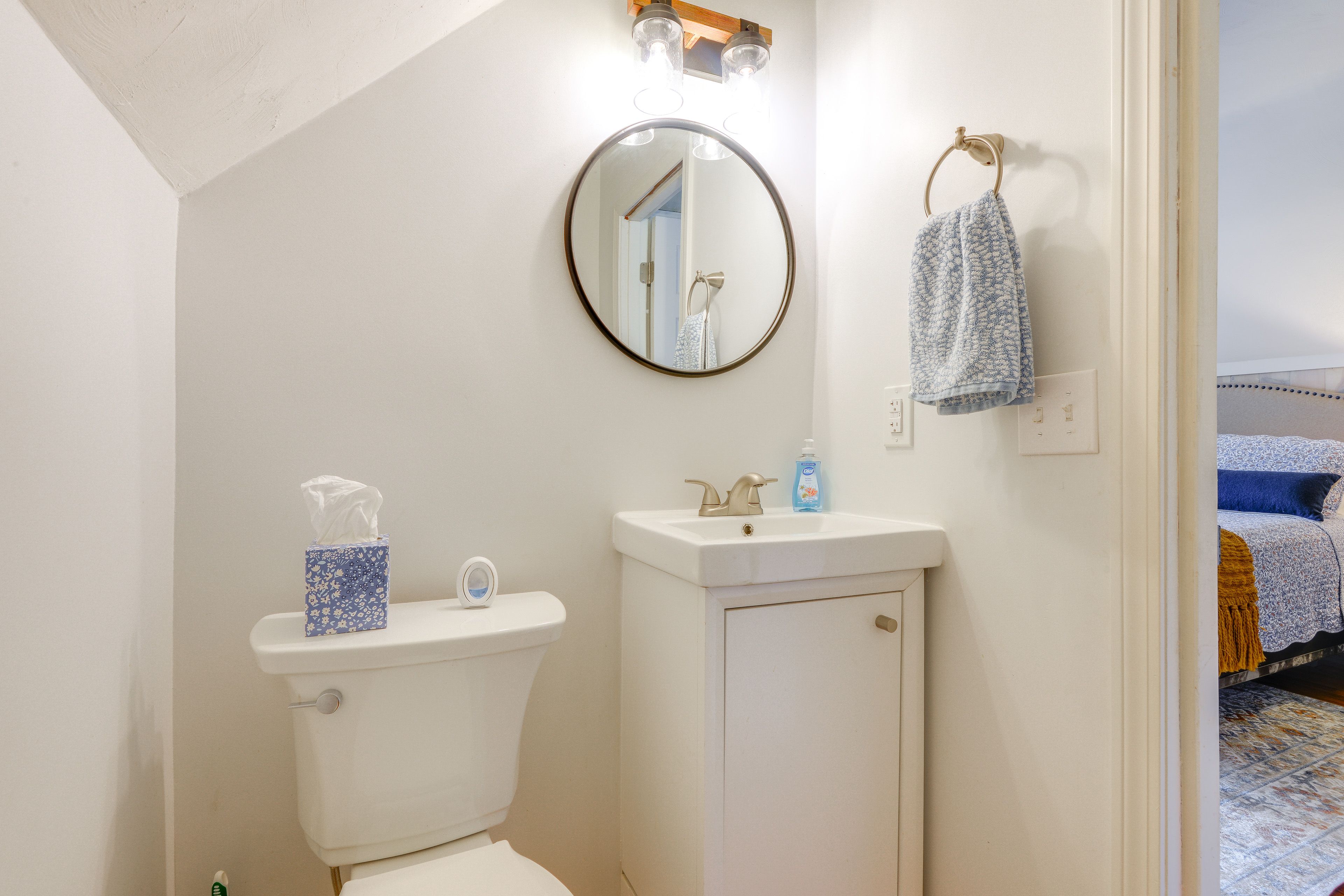 Half Bathroom | 2nd Floor
