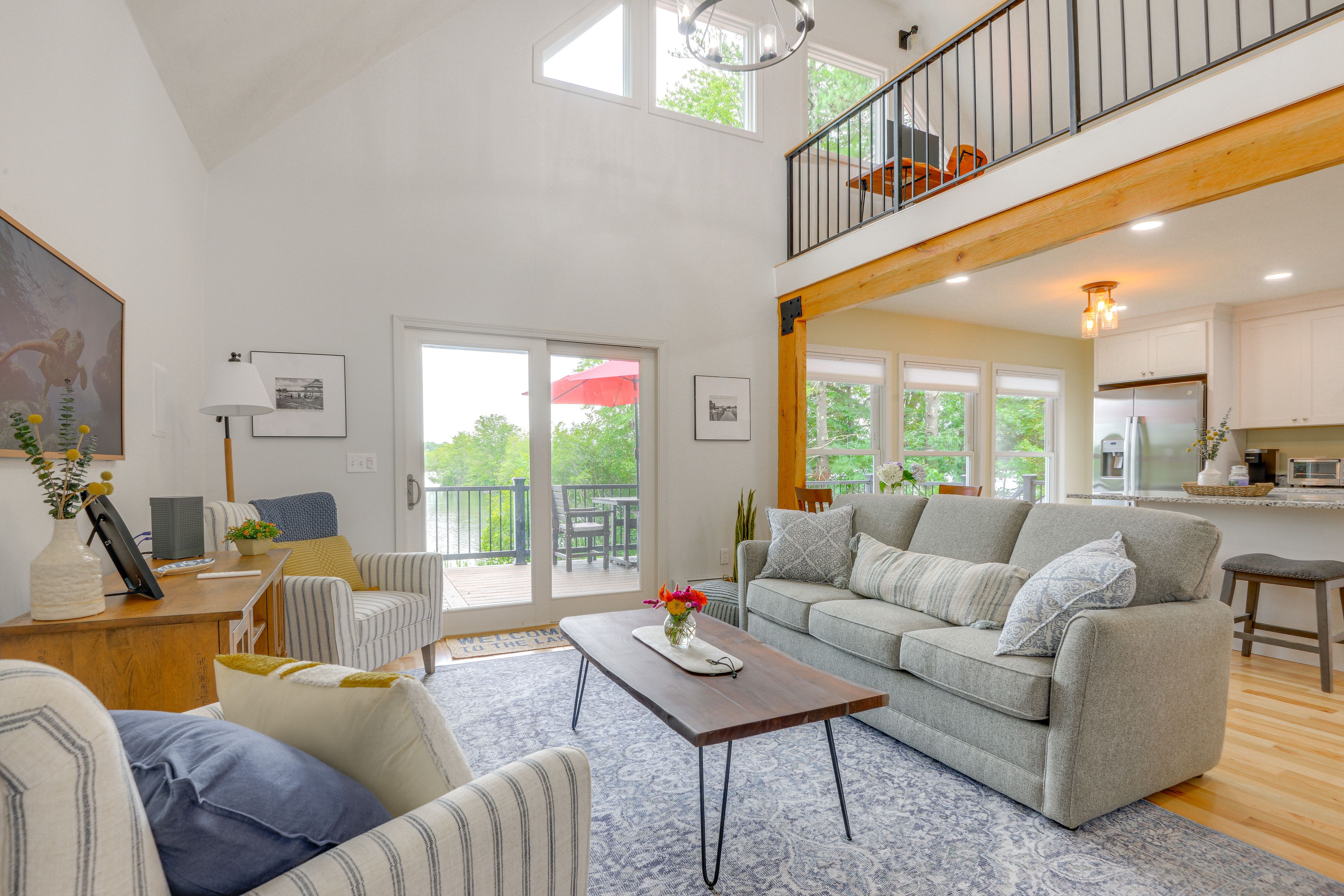 Living Room | 1st Floor | Smart TV