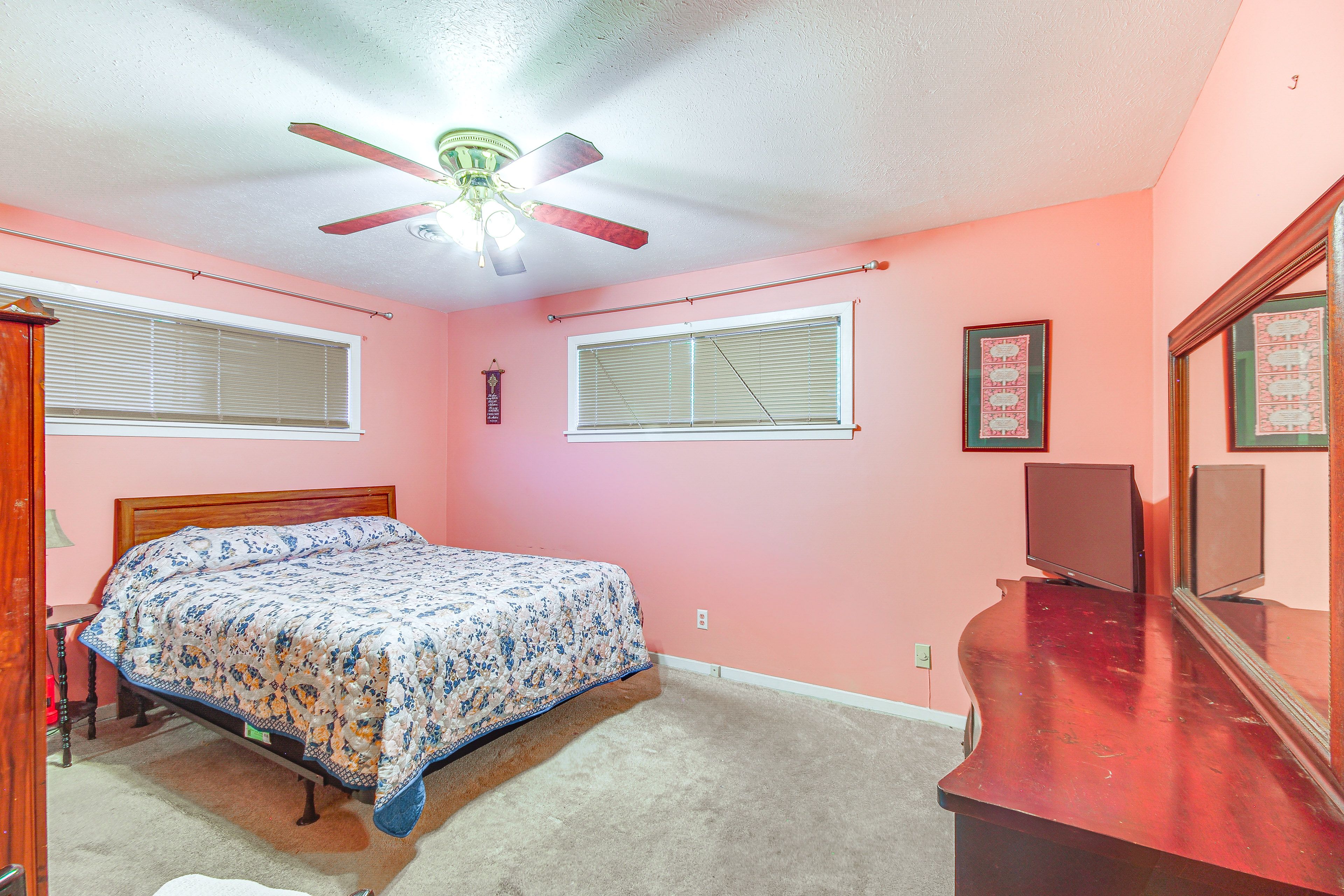 Bedroom 1 | Queen Bed | Linens Provided