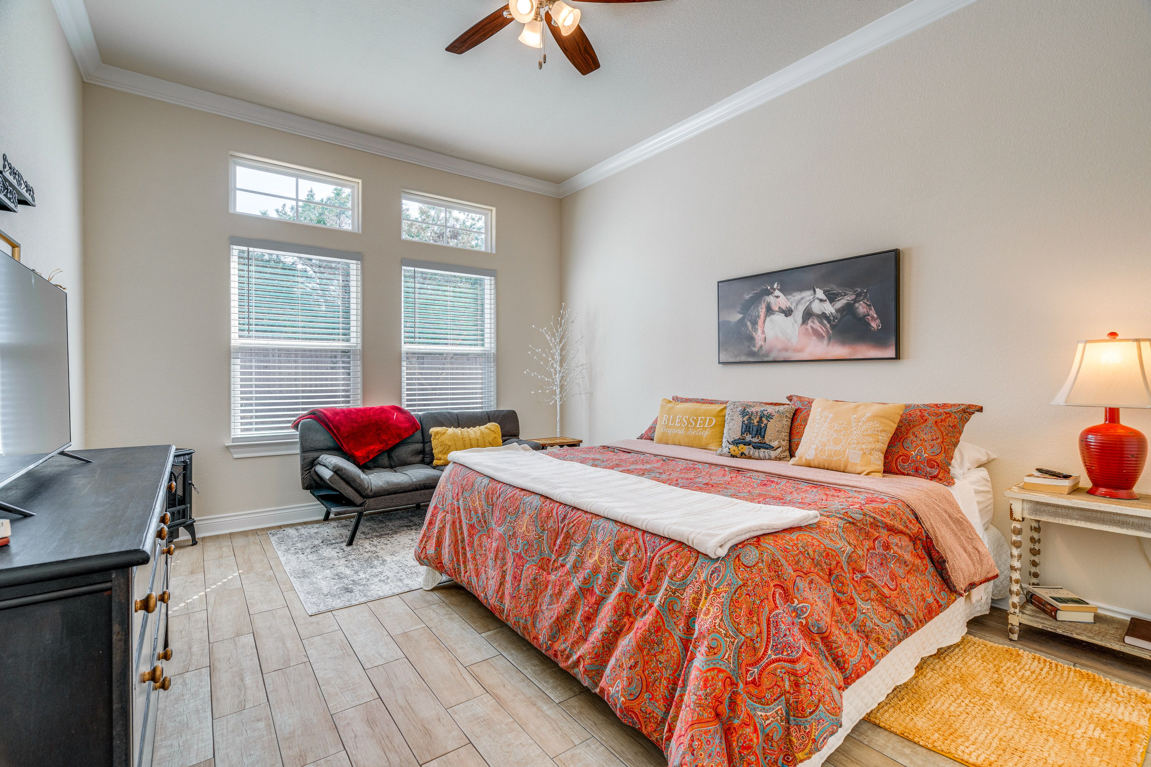 Bedroom 1 | California King Bed | Full Futon