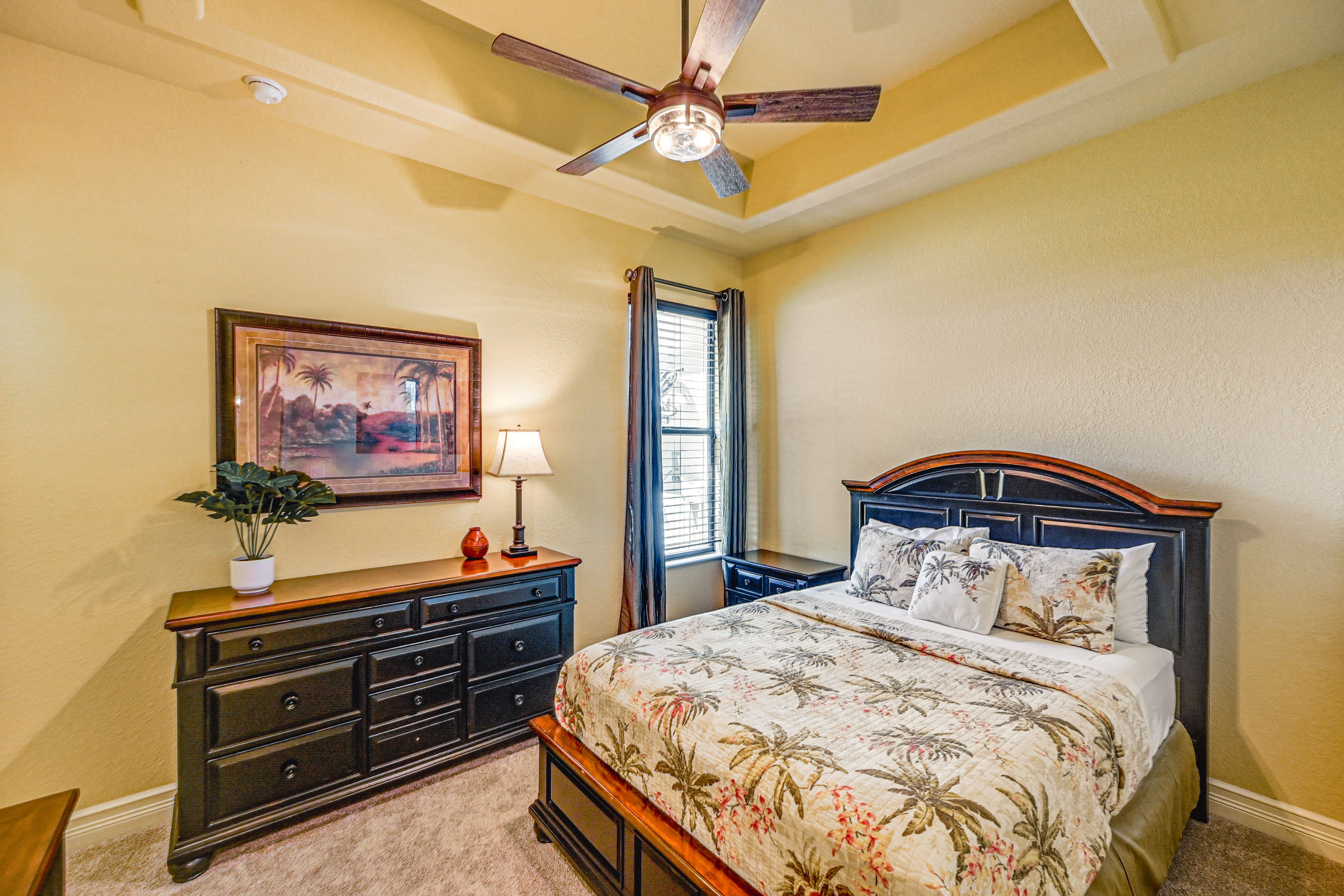 Bedroom 3 | Queen Bed