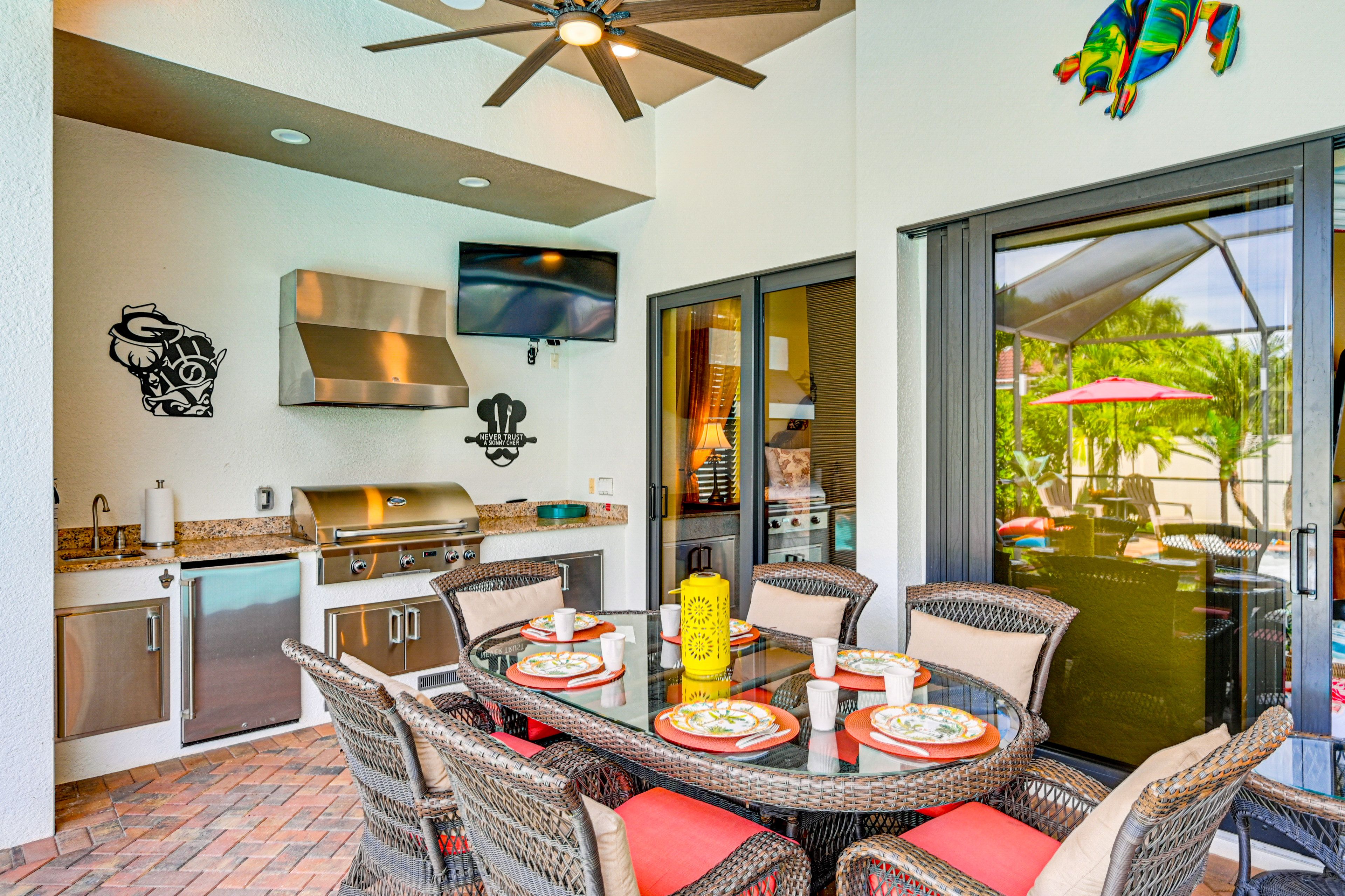 Outdoor Kitchen | Smart TV