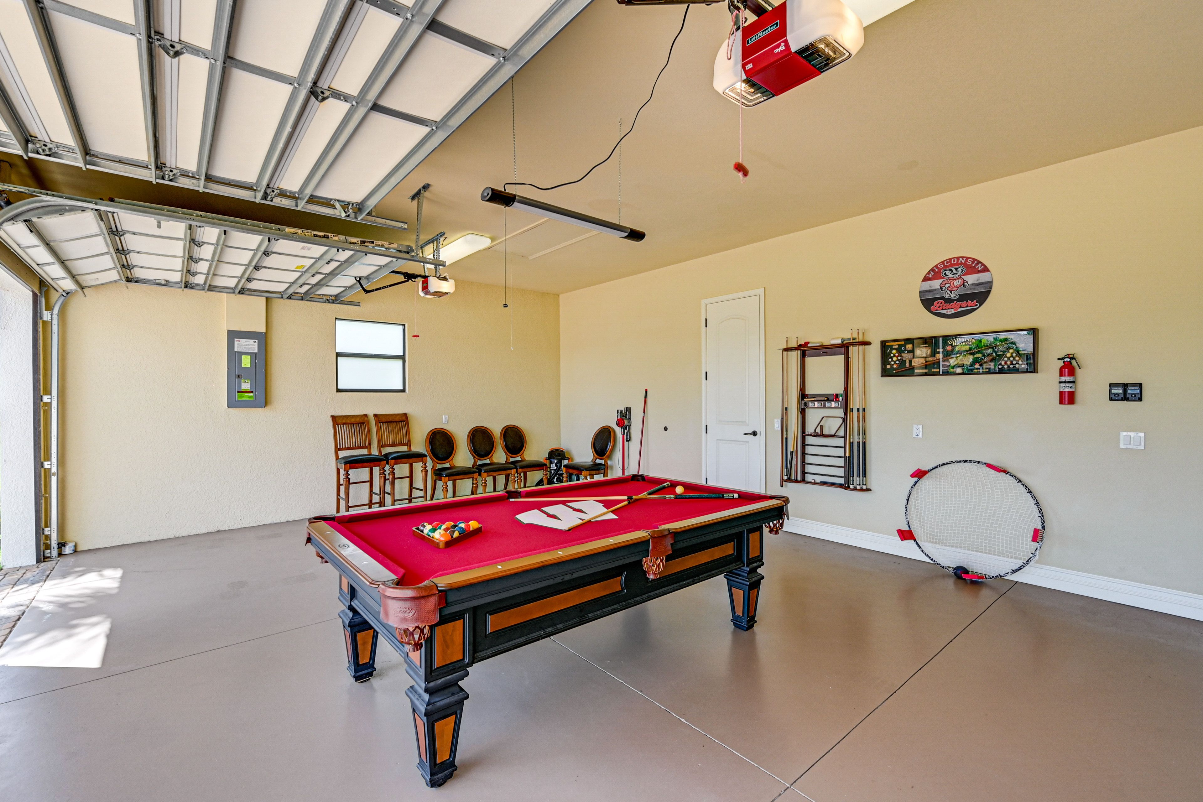 Garage (No Parking)