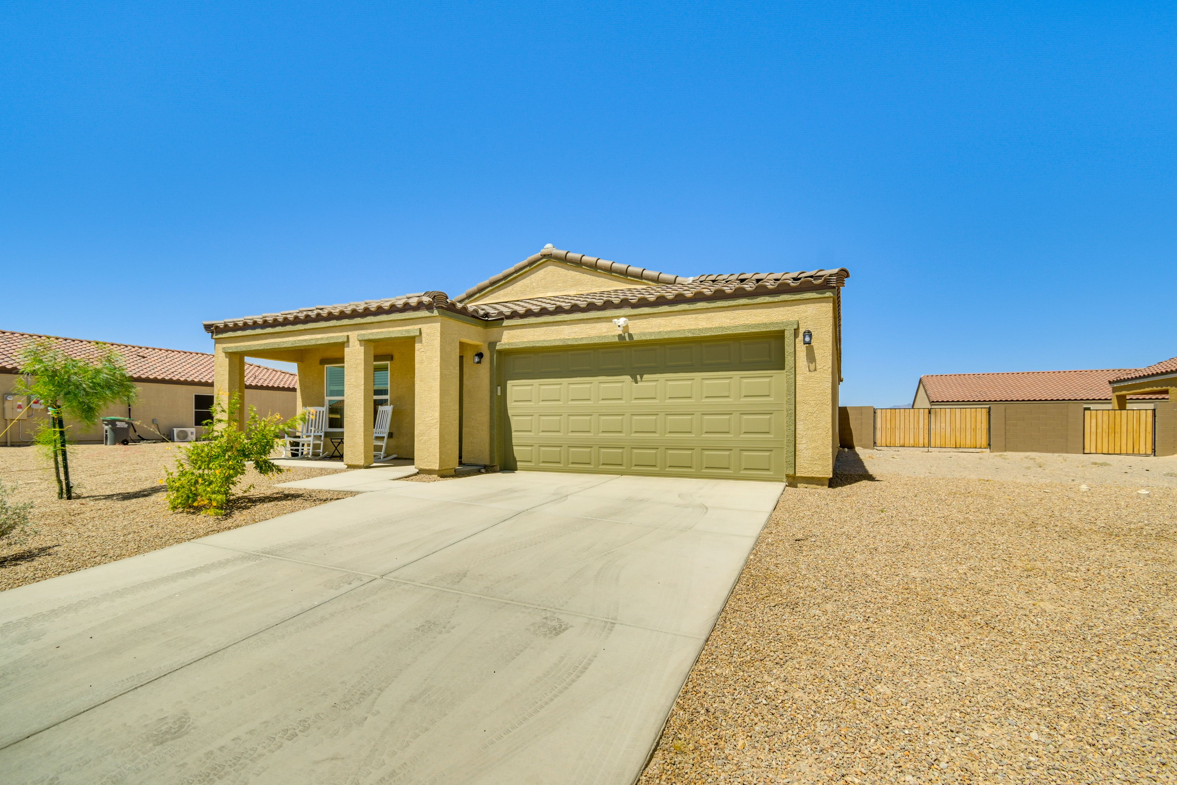 Parking | Driveway (2 Vehicles) | RV/Trailer Parking