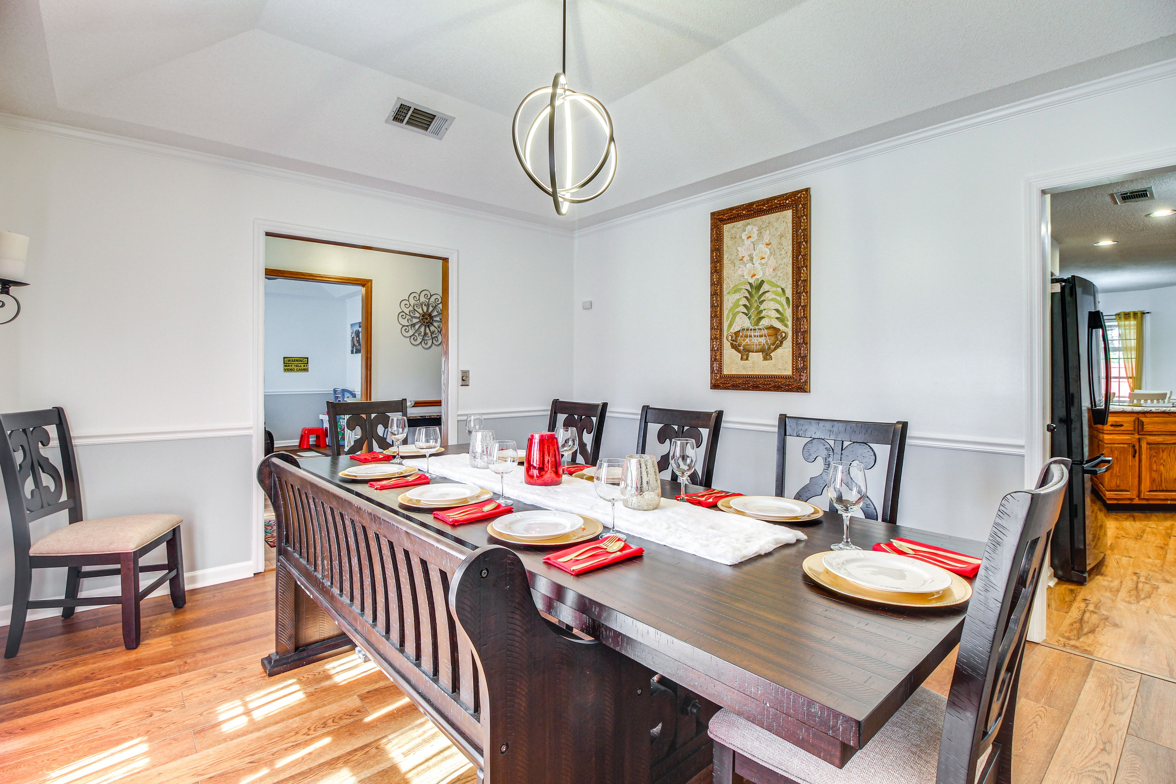 Dining Room | Dishware/Flatware Provided