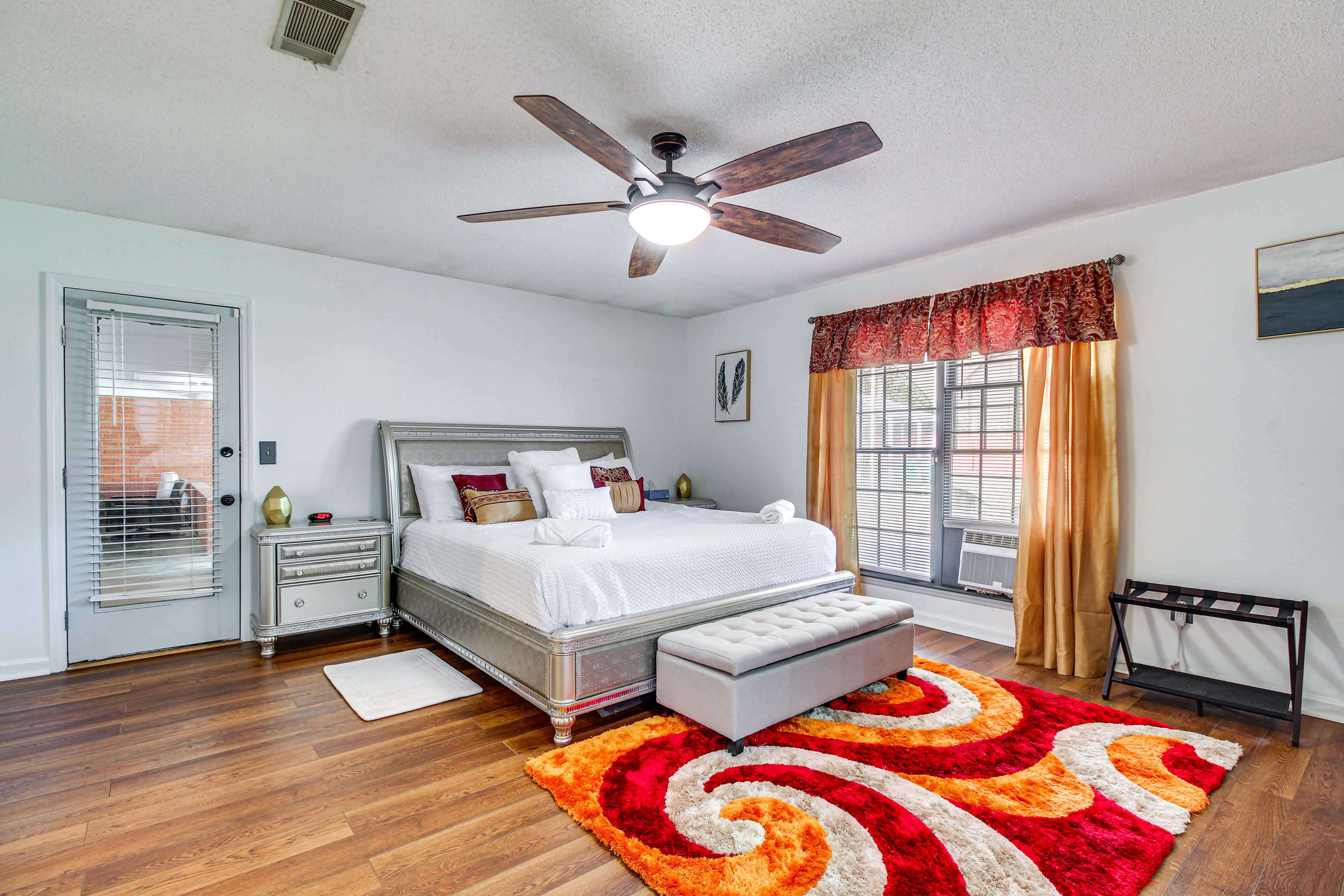 Bedroom 1 | California King Bed | Linens Provided | Smart TV