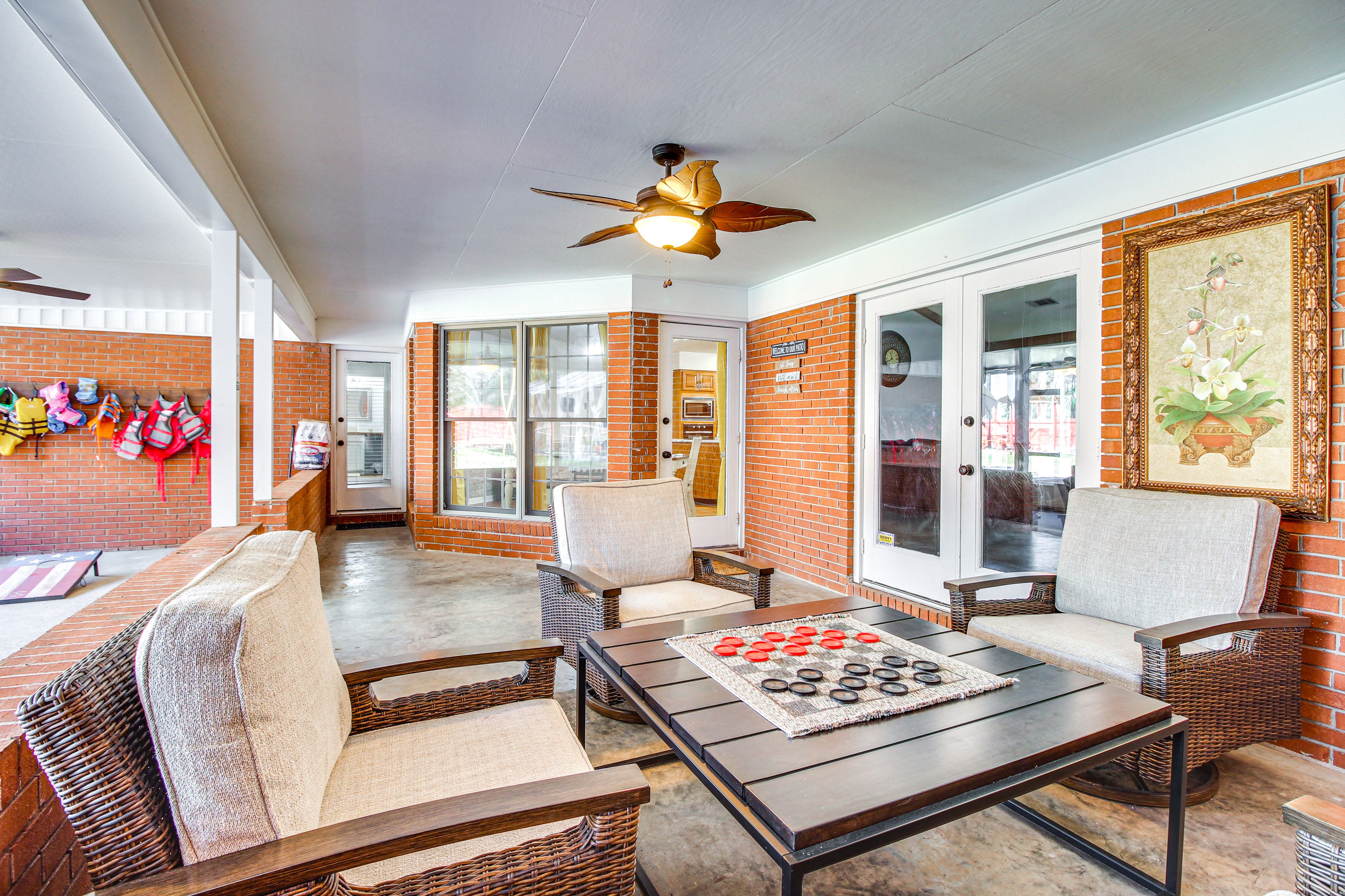 Covered Patio | Cornhole