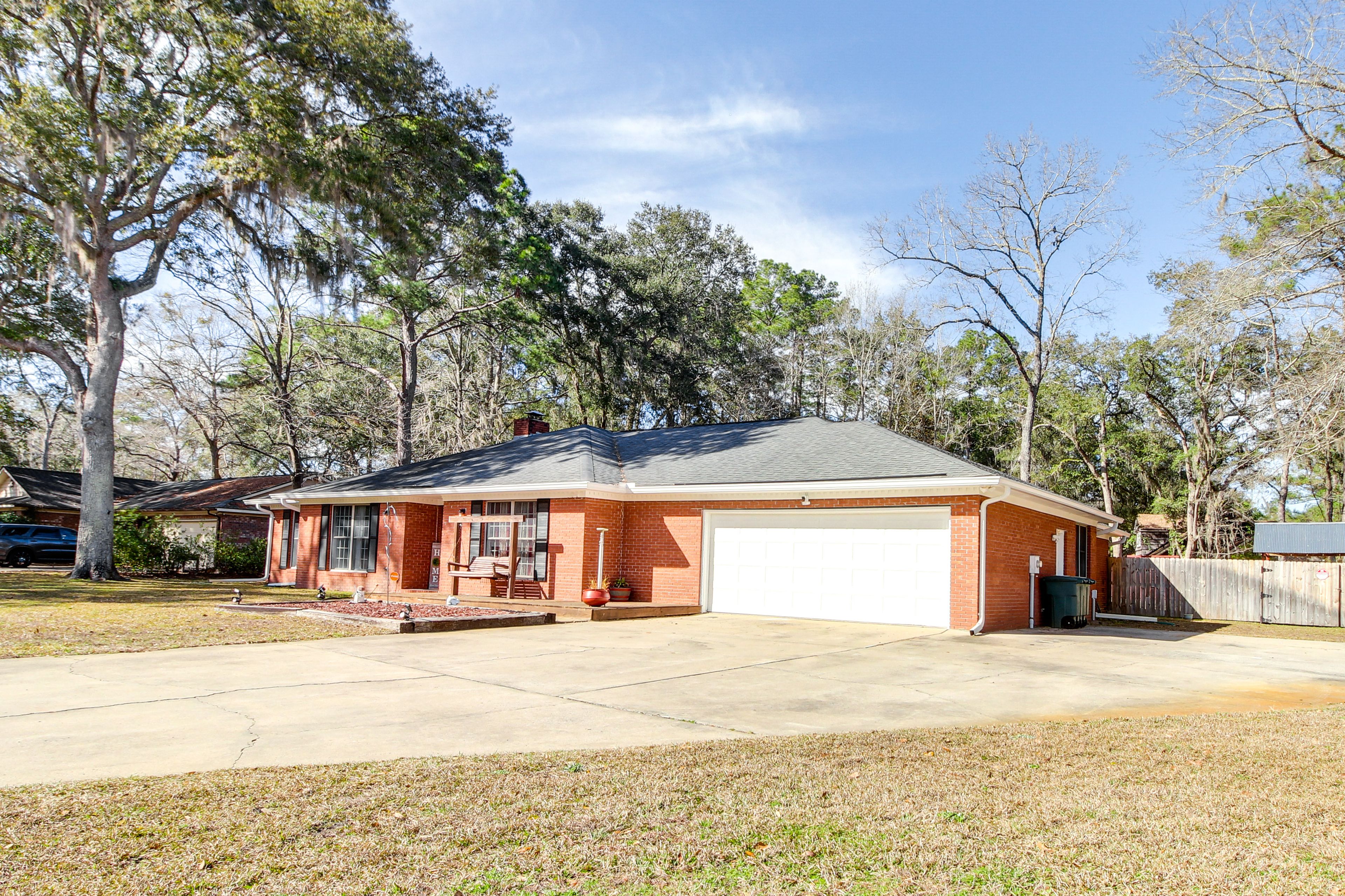 Garage (2 Vehicles) | Driveway (2 Vehicles) | RV/Trailer & Street Parking