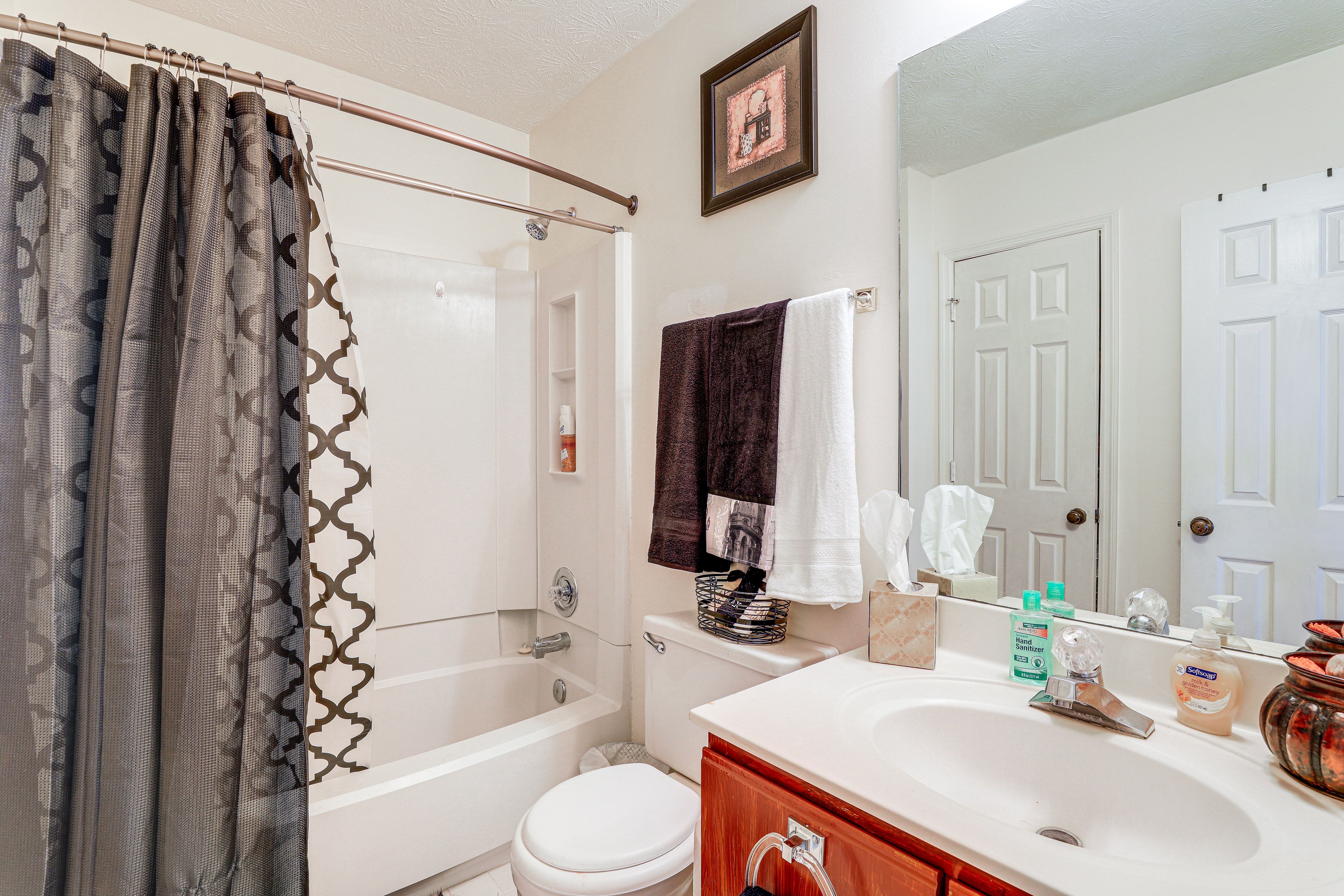 Full Bathroom | 2nd Floor | Hair Dryer