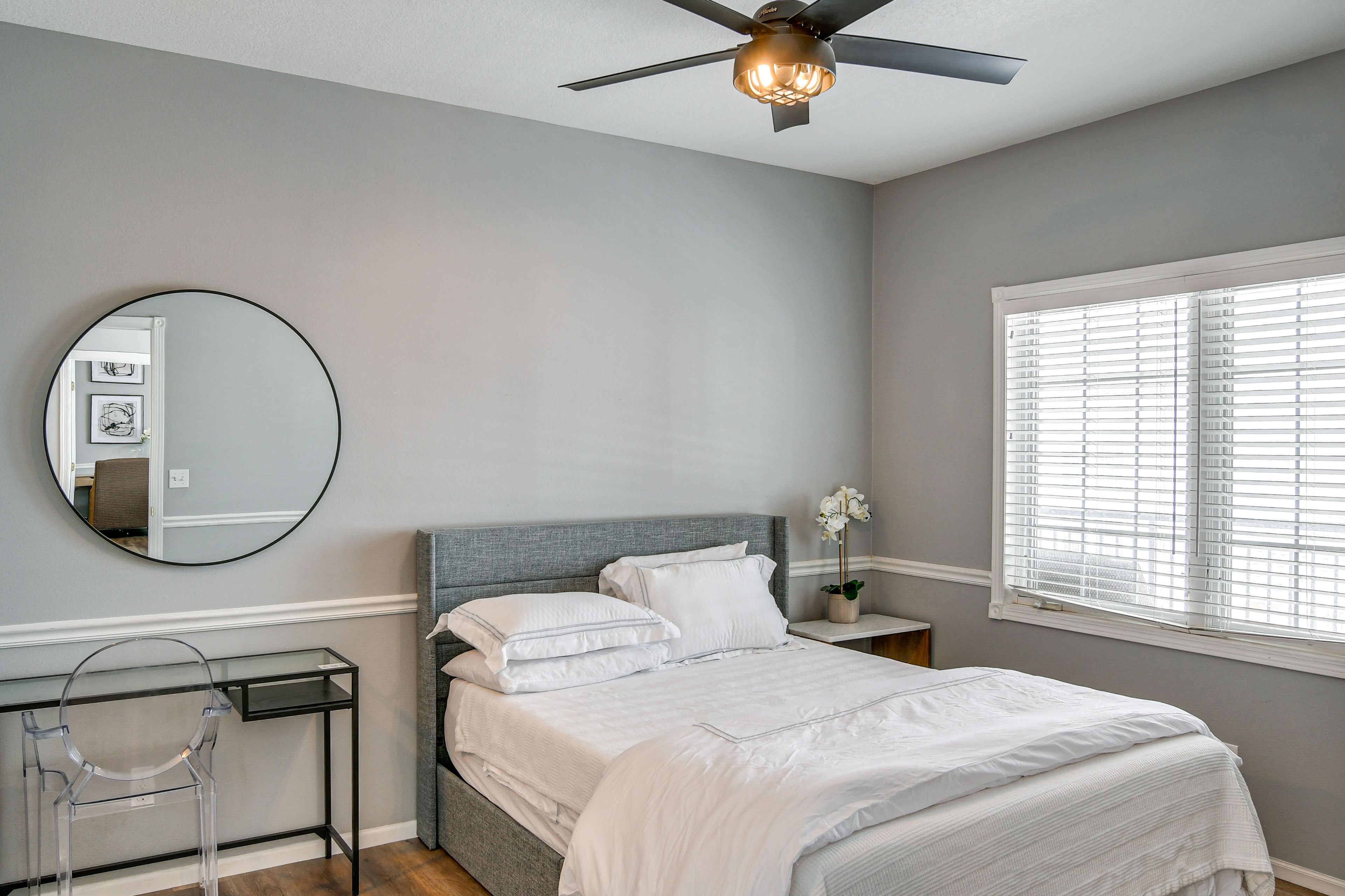 Bedroom 1 | Queen Bed | En-Suite Bathroom