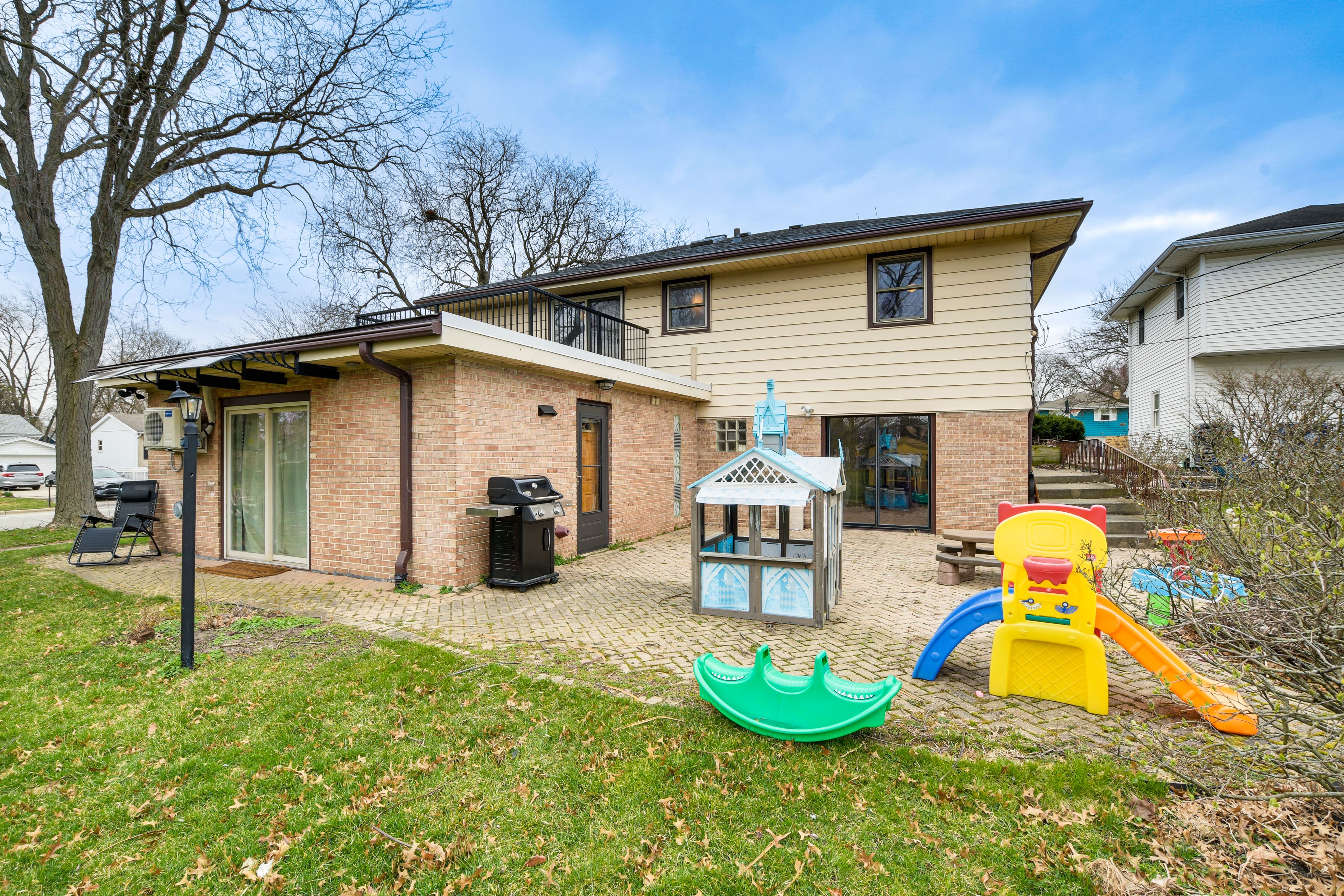 Shared Patio | Gas Grill (Propane Provided) | Children's Toys