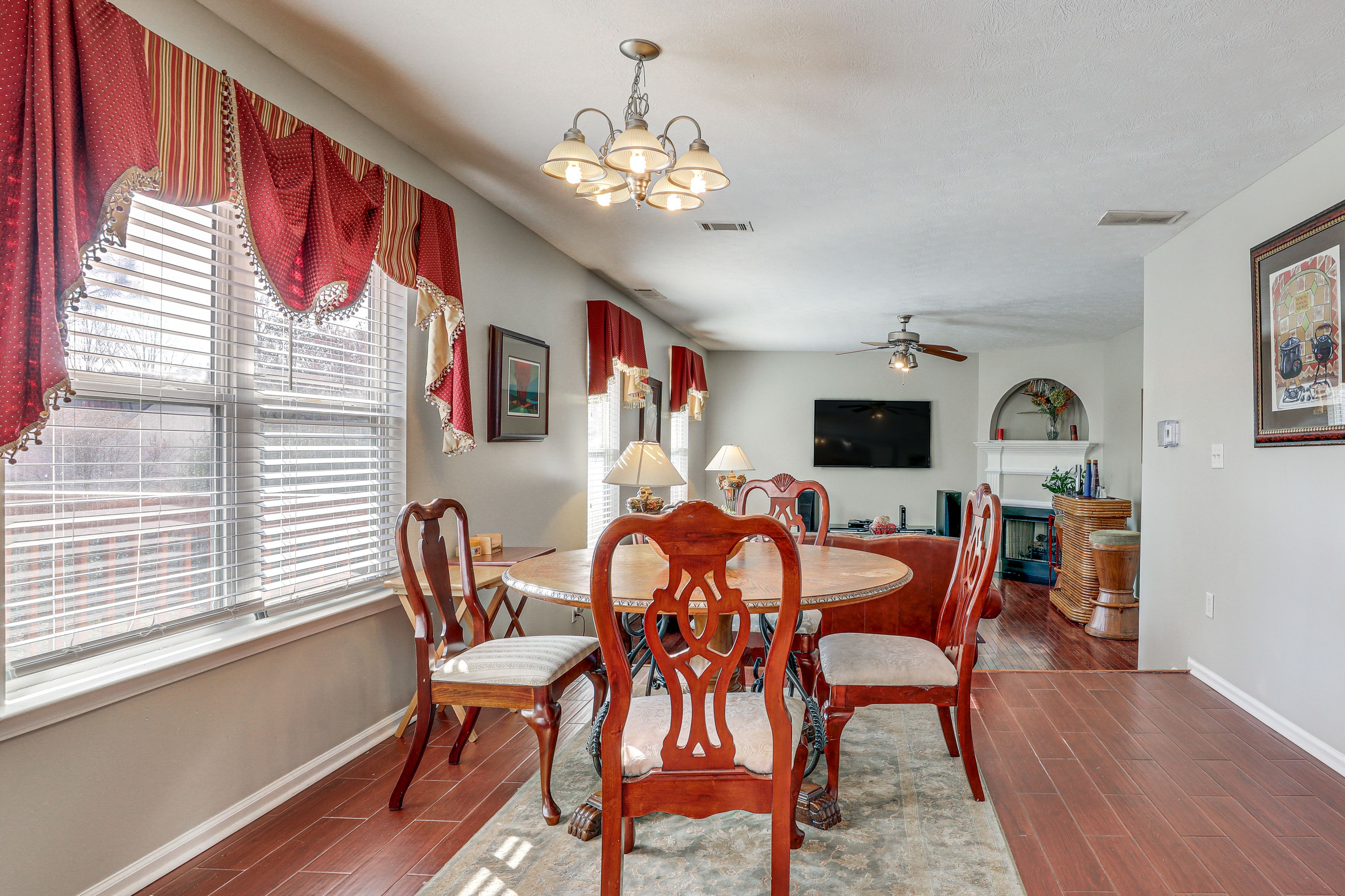 Dining Area | 1st Floor
