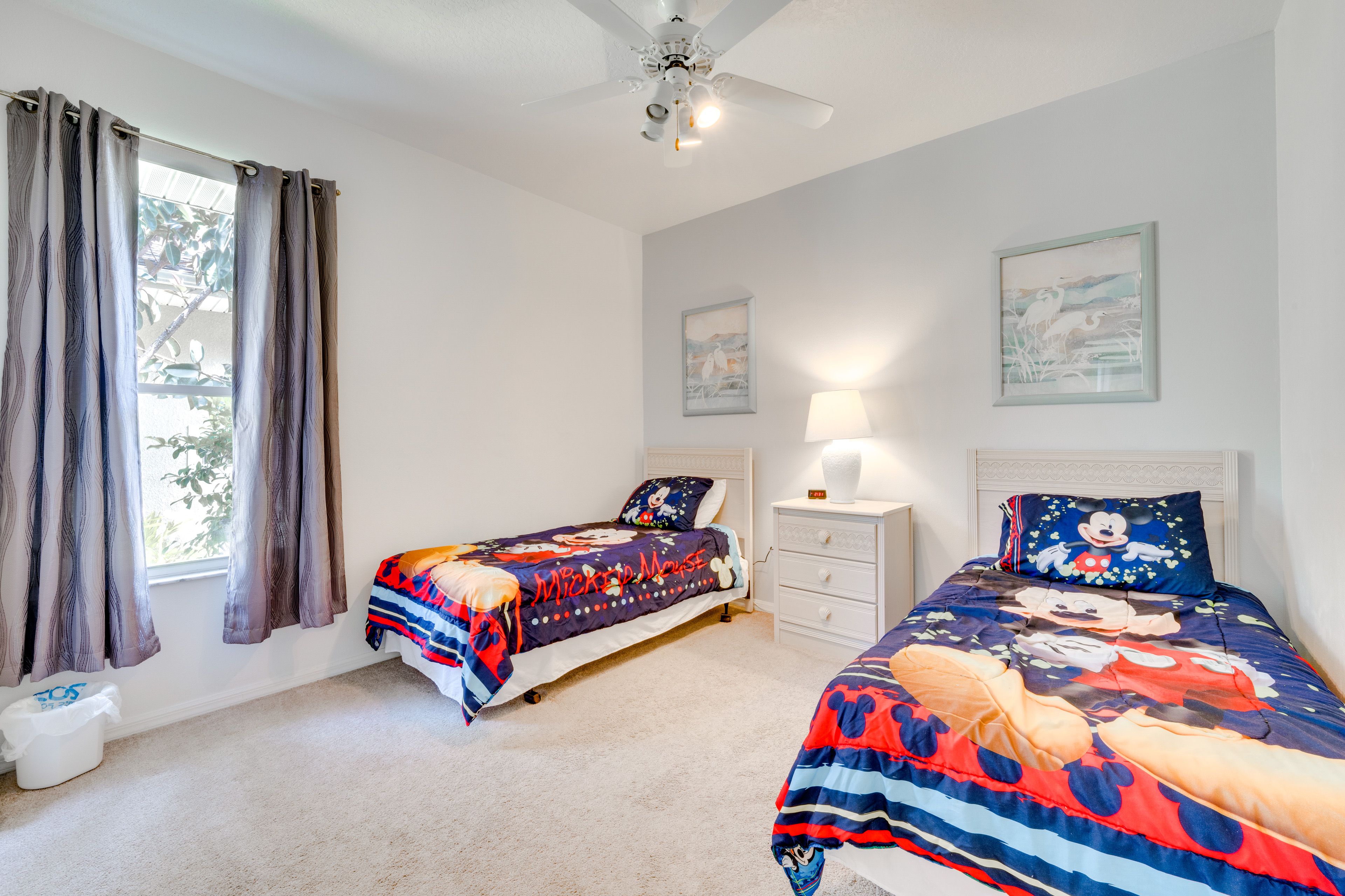 Bedroom 3 | 2 Twin Beds | Smart TV