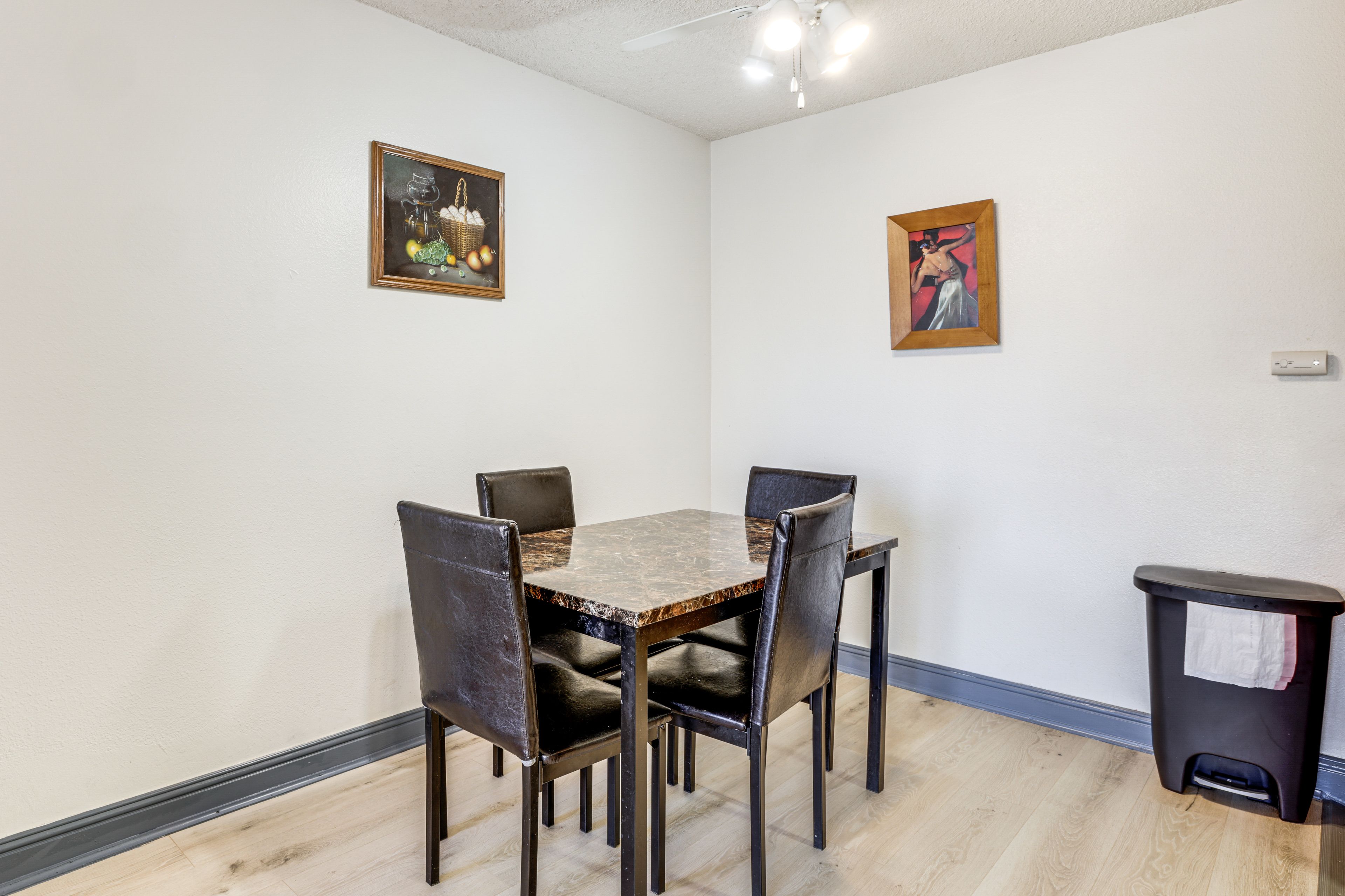 Dining Table | Dishware & Flatware