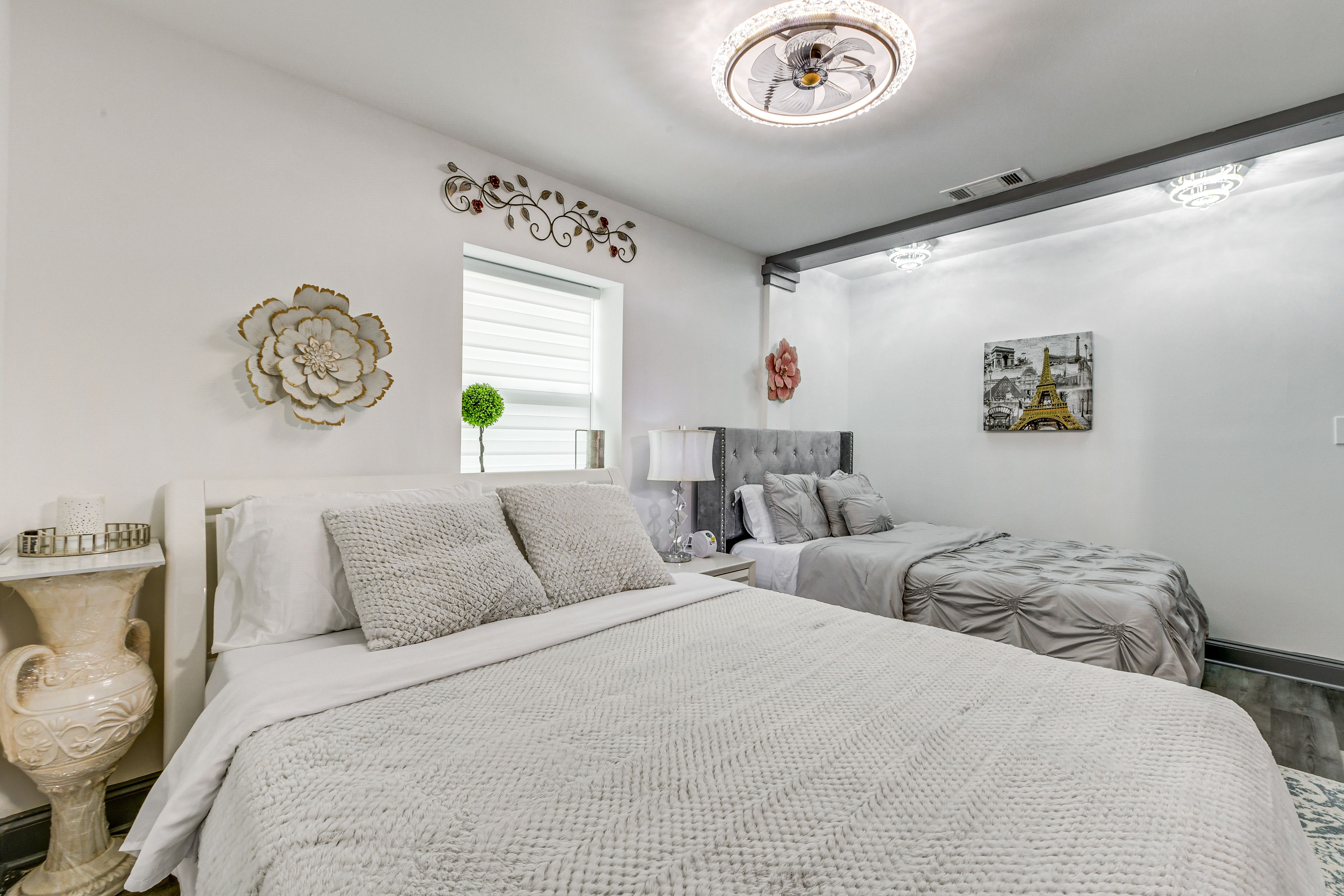 Bedroom Suite | Queen Bed | Full Bed | Full Futon | Flat-Screen TV