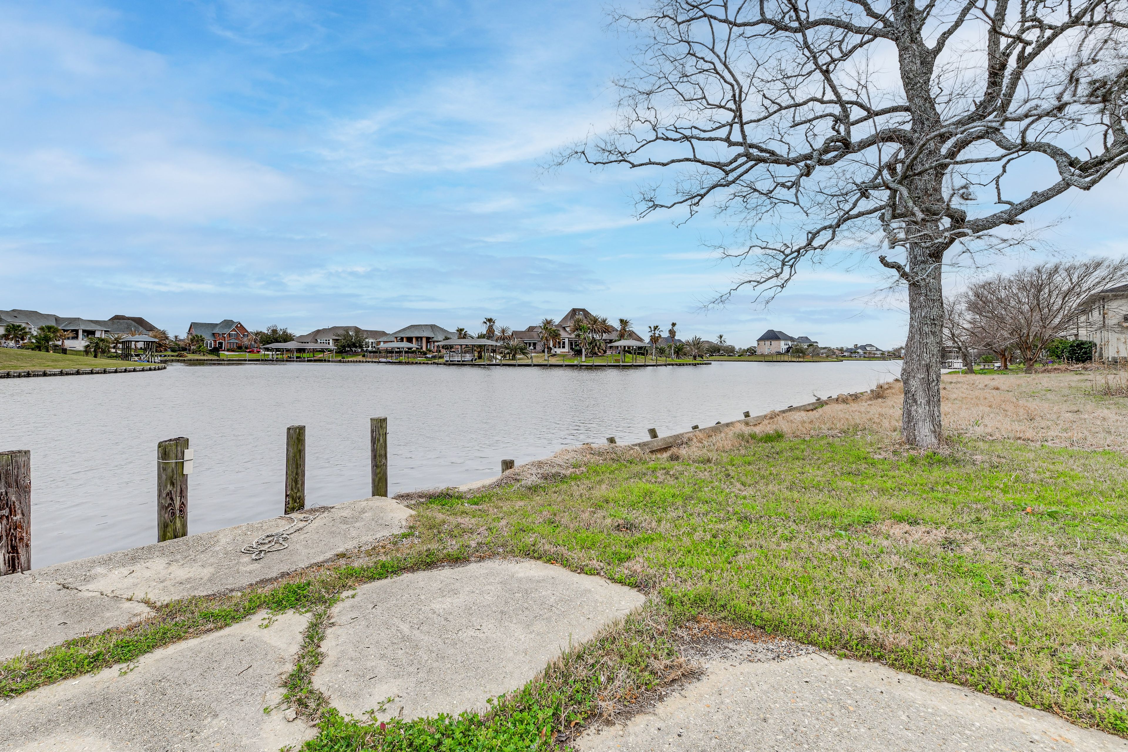Water View/Access