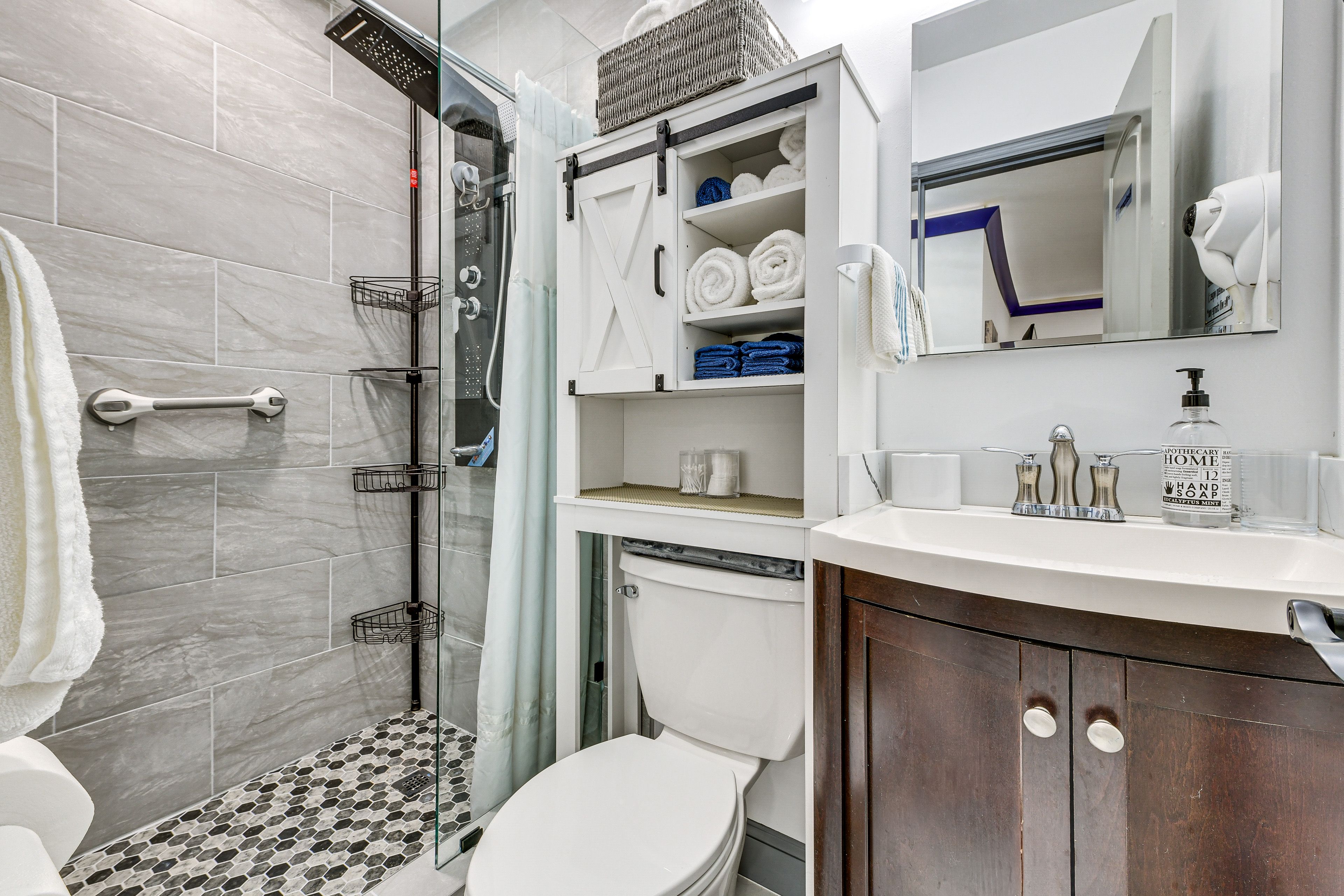 Full Bathroom