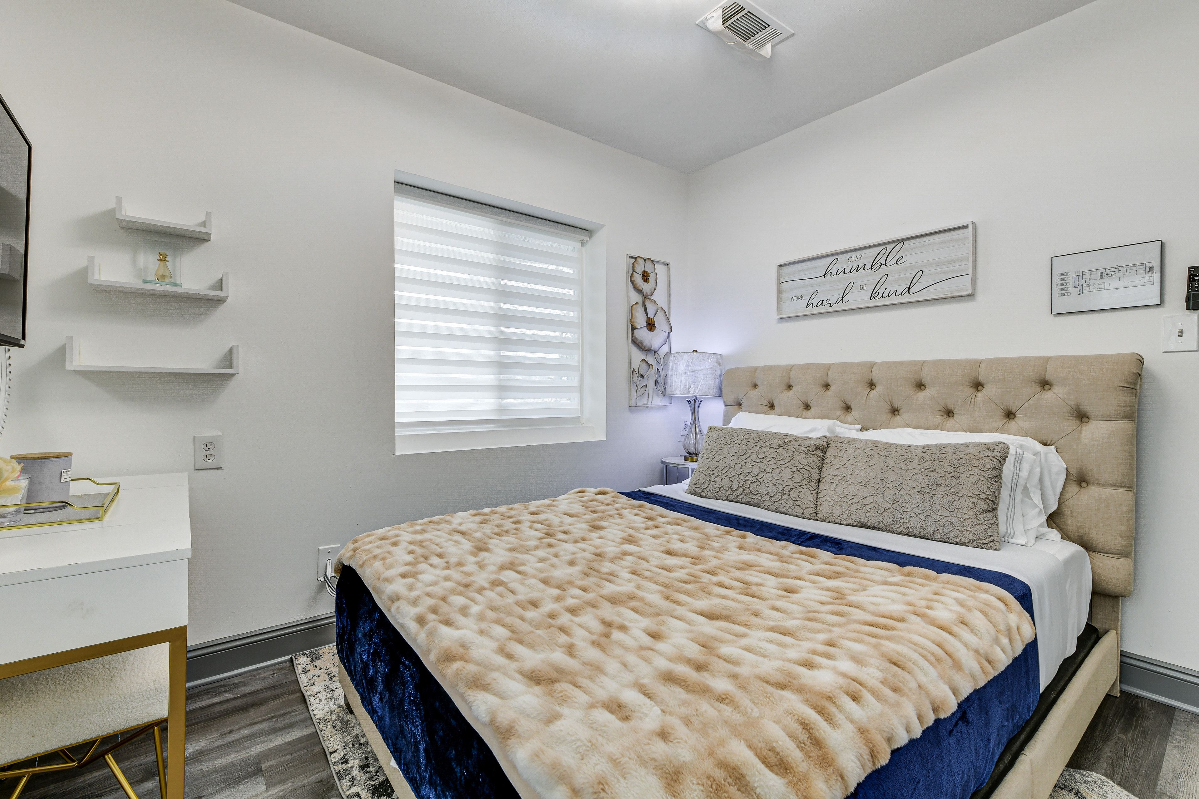 Bedroom 3 | Queen Bed | Flat-Screen TV