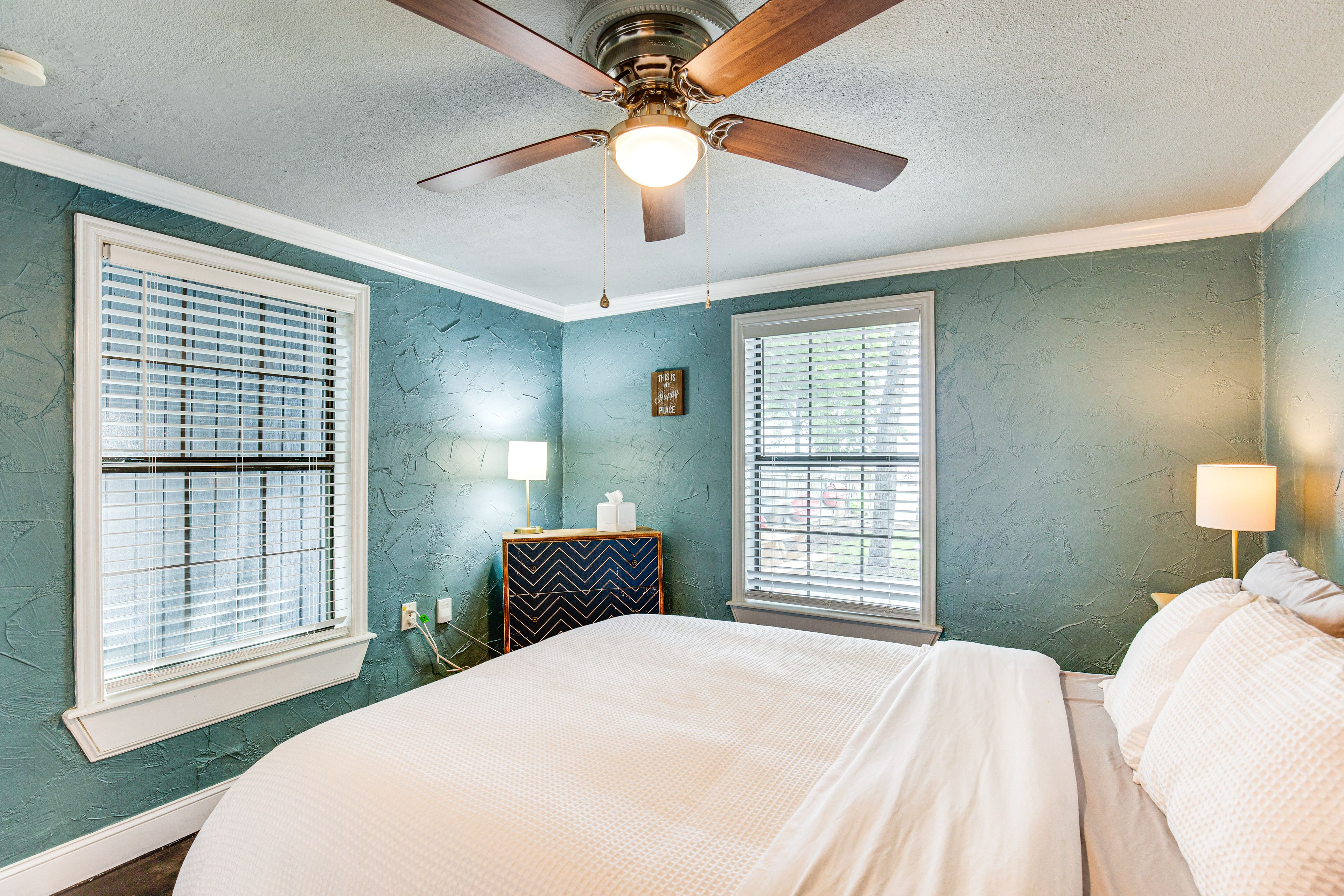 Bedroom 2 | Queen Bed