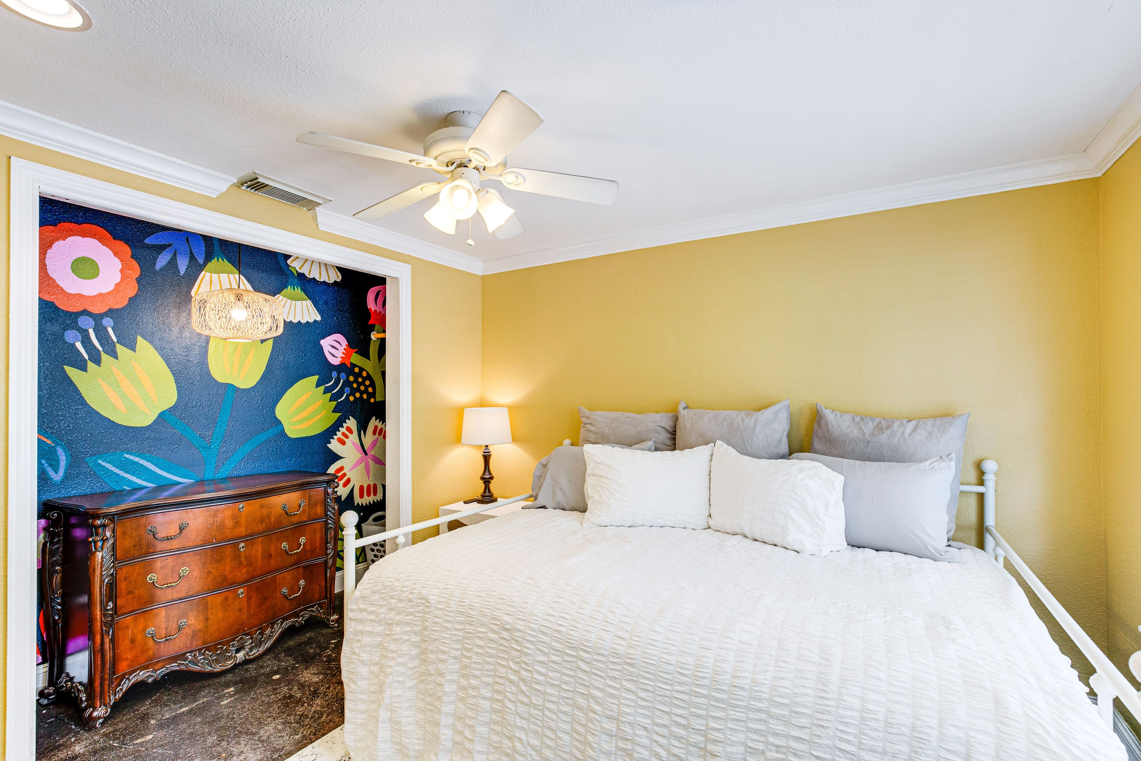 Bedroom 3 | Queen Daybed