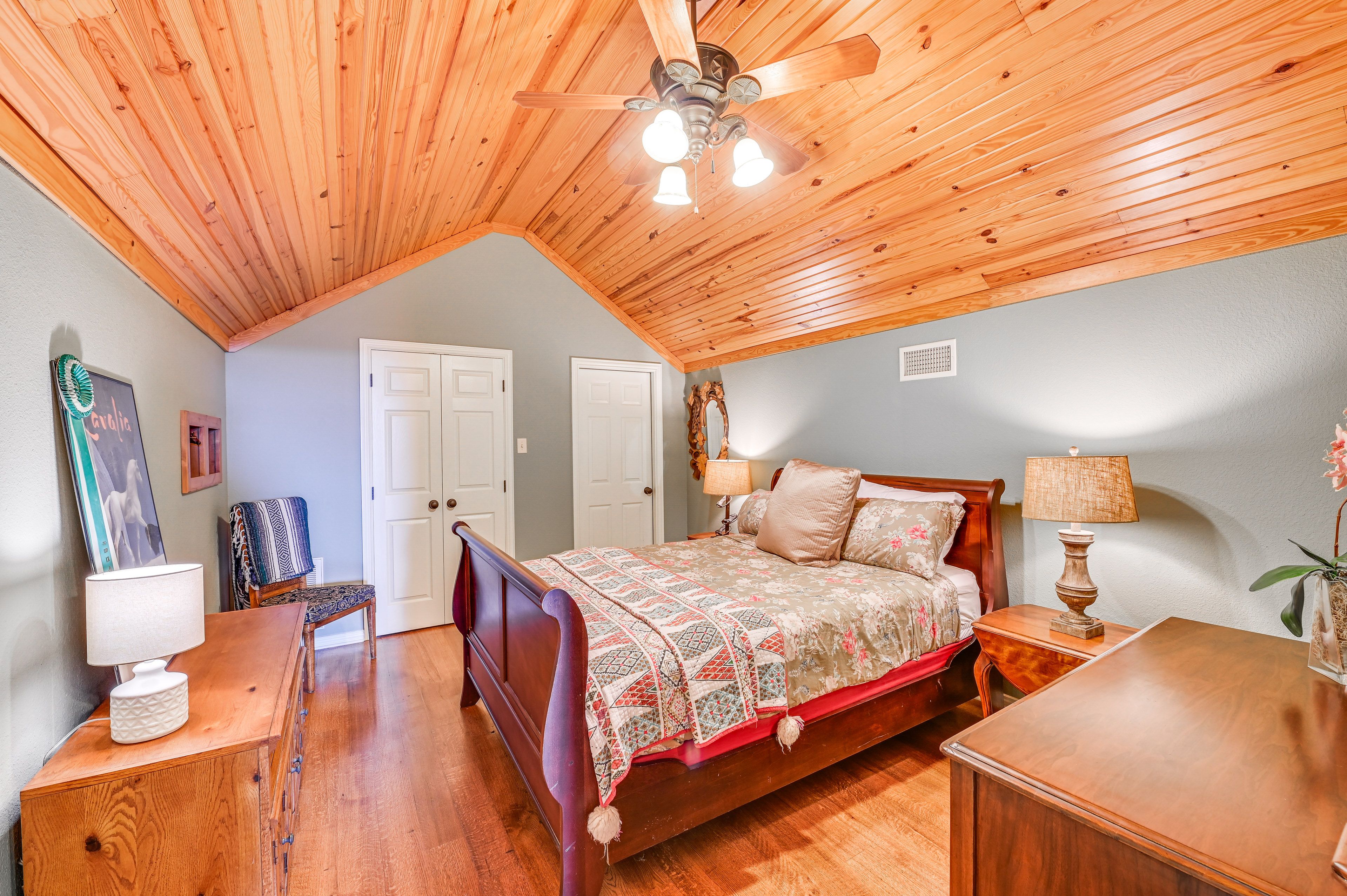 Bedroom 3 | 2nd Floor | Queen Bed