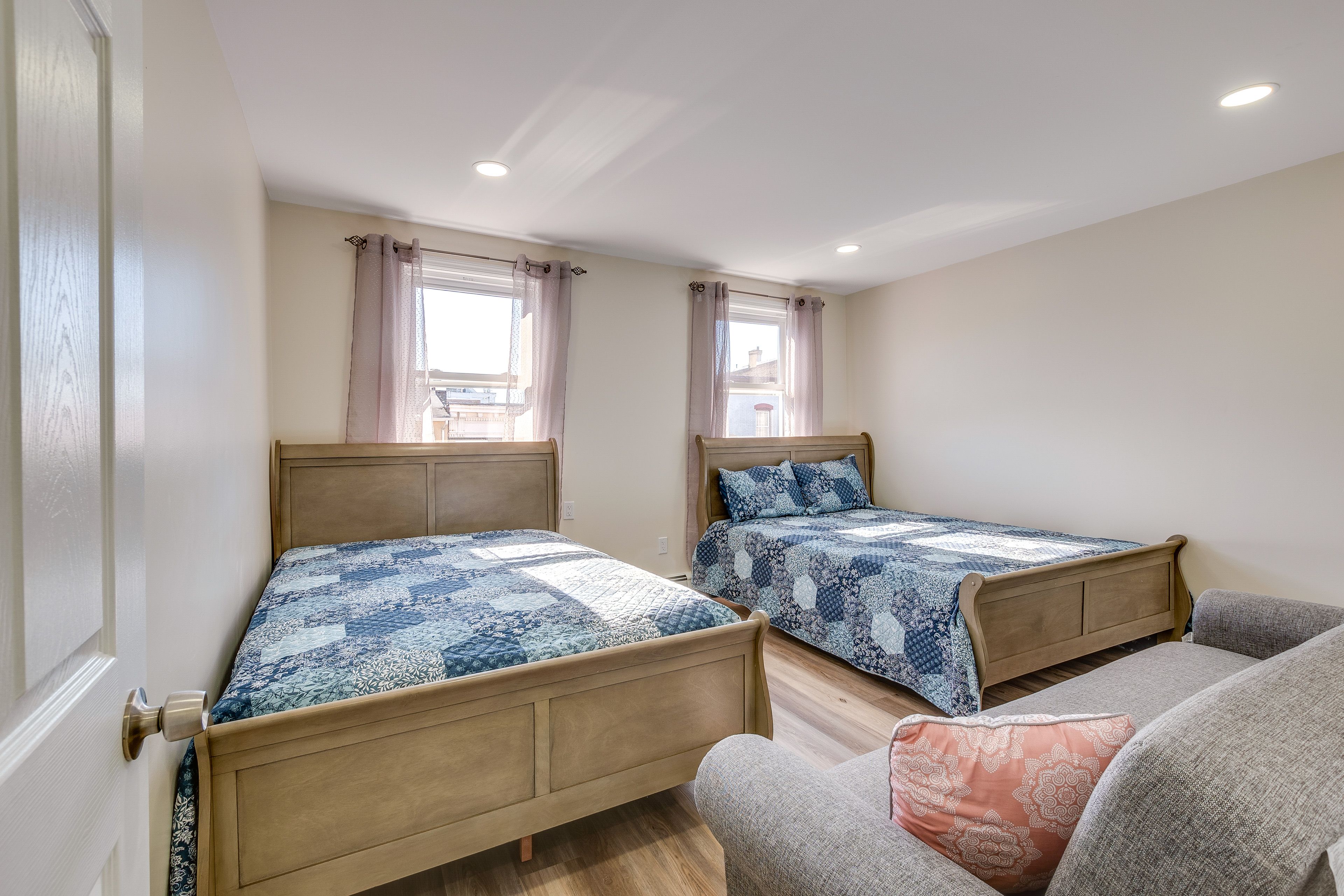 Bedroom 3 | Queen Bed | Full Bed | Full Sleeper Sofa