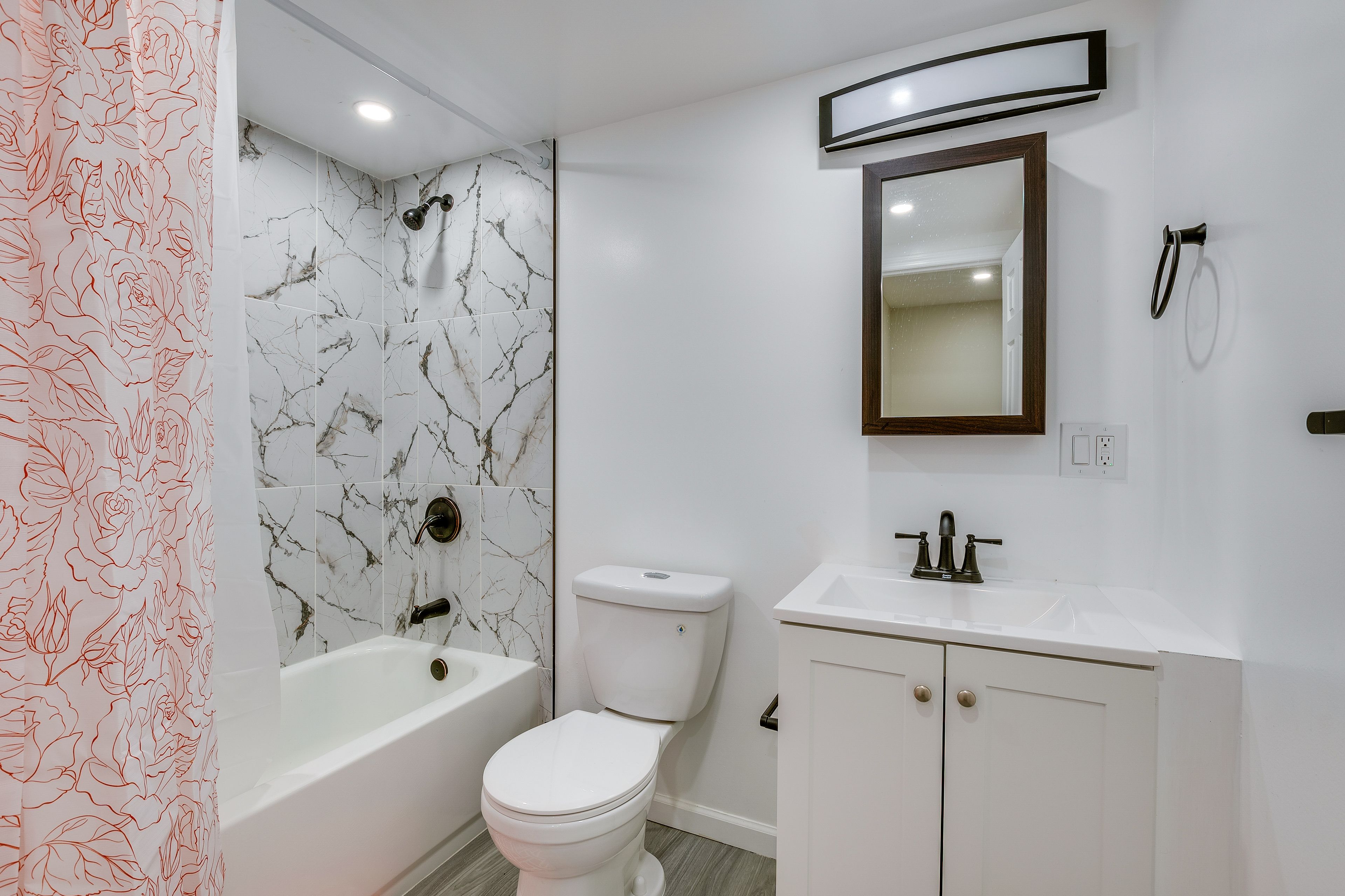 Full Bath | Towels | Hair Dryer